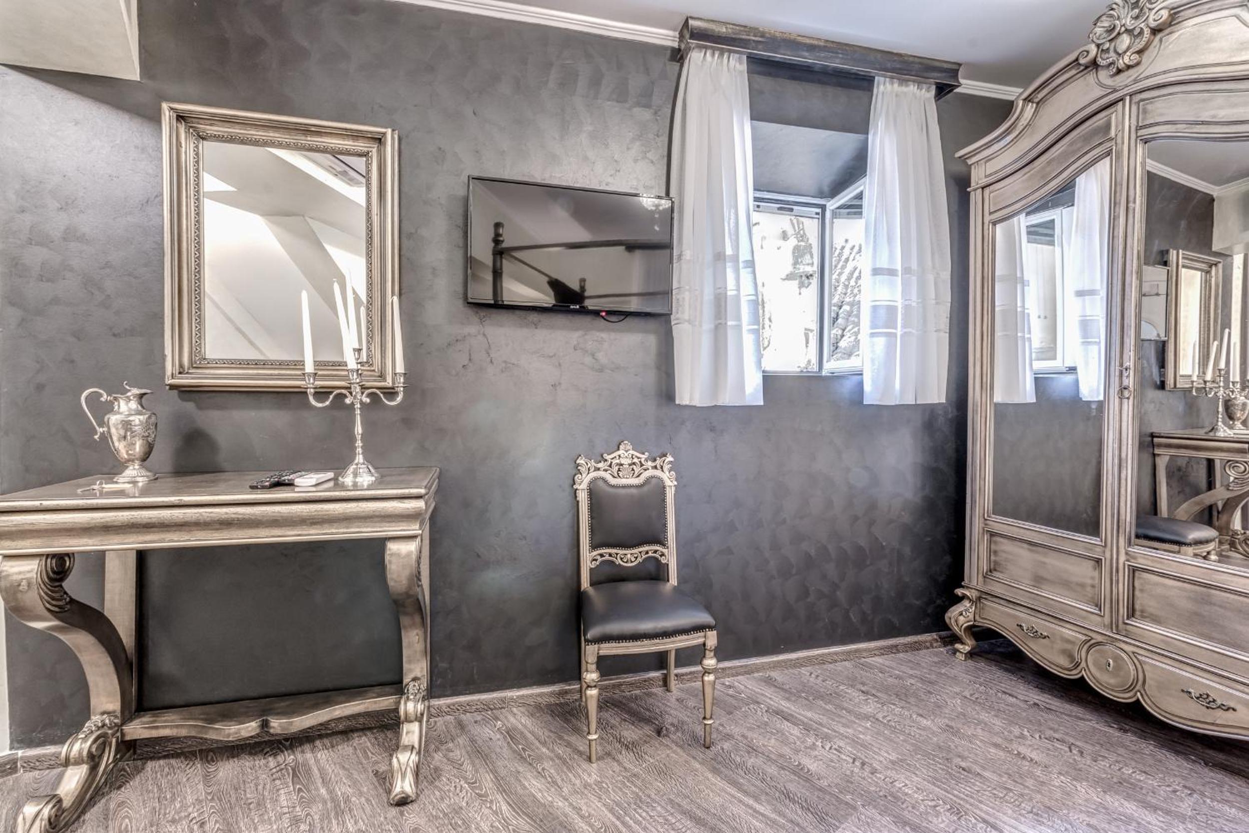 Anama Suite view 3
