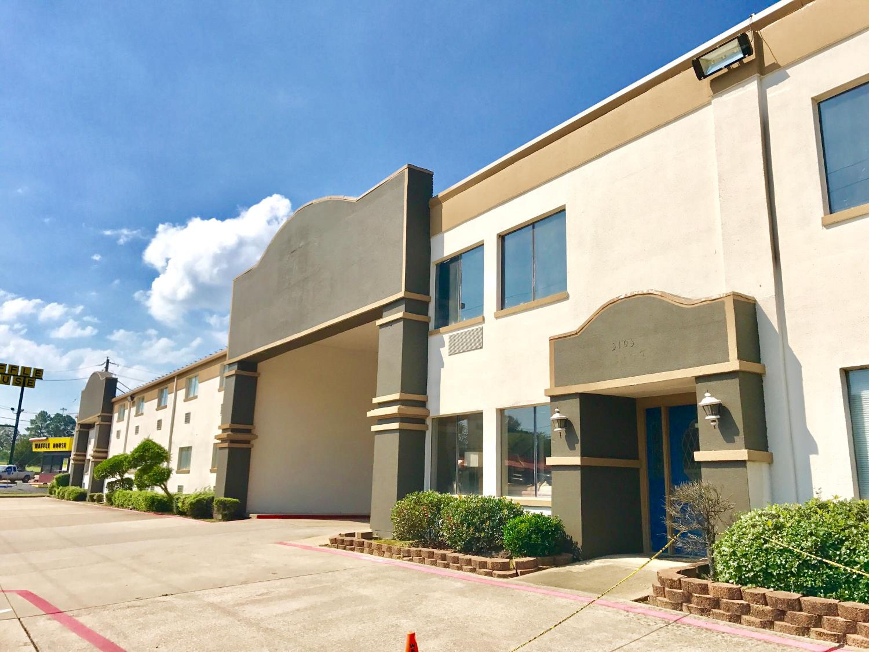 Marshall Vacations - Knights Inn Longview - Property Image 1