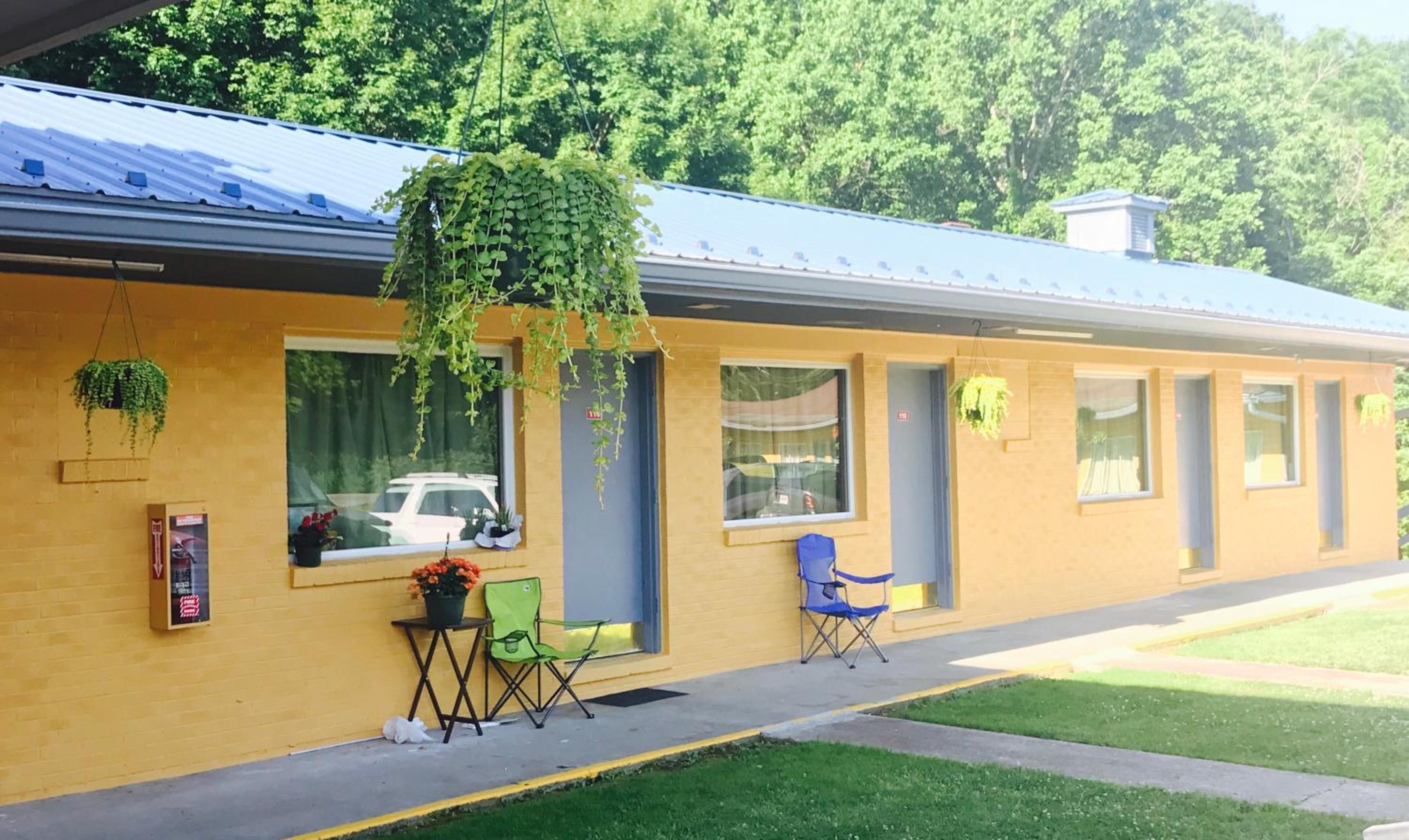 Greystone Motel