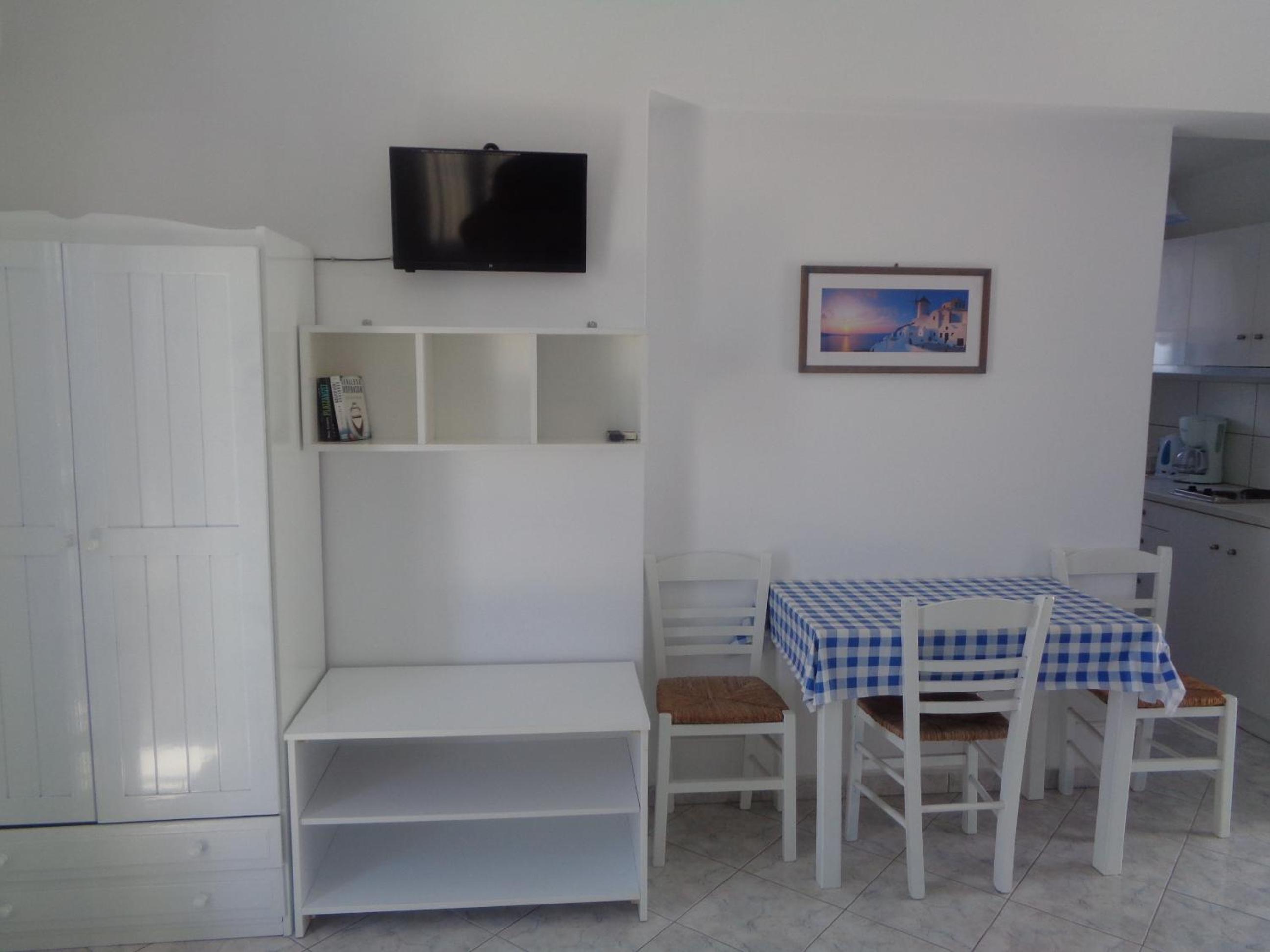 Blue and White Studios & Apartments