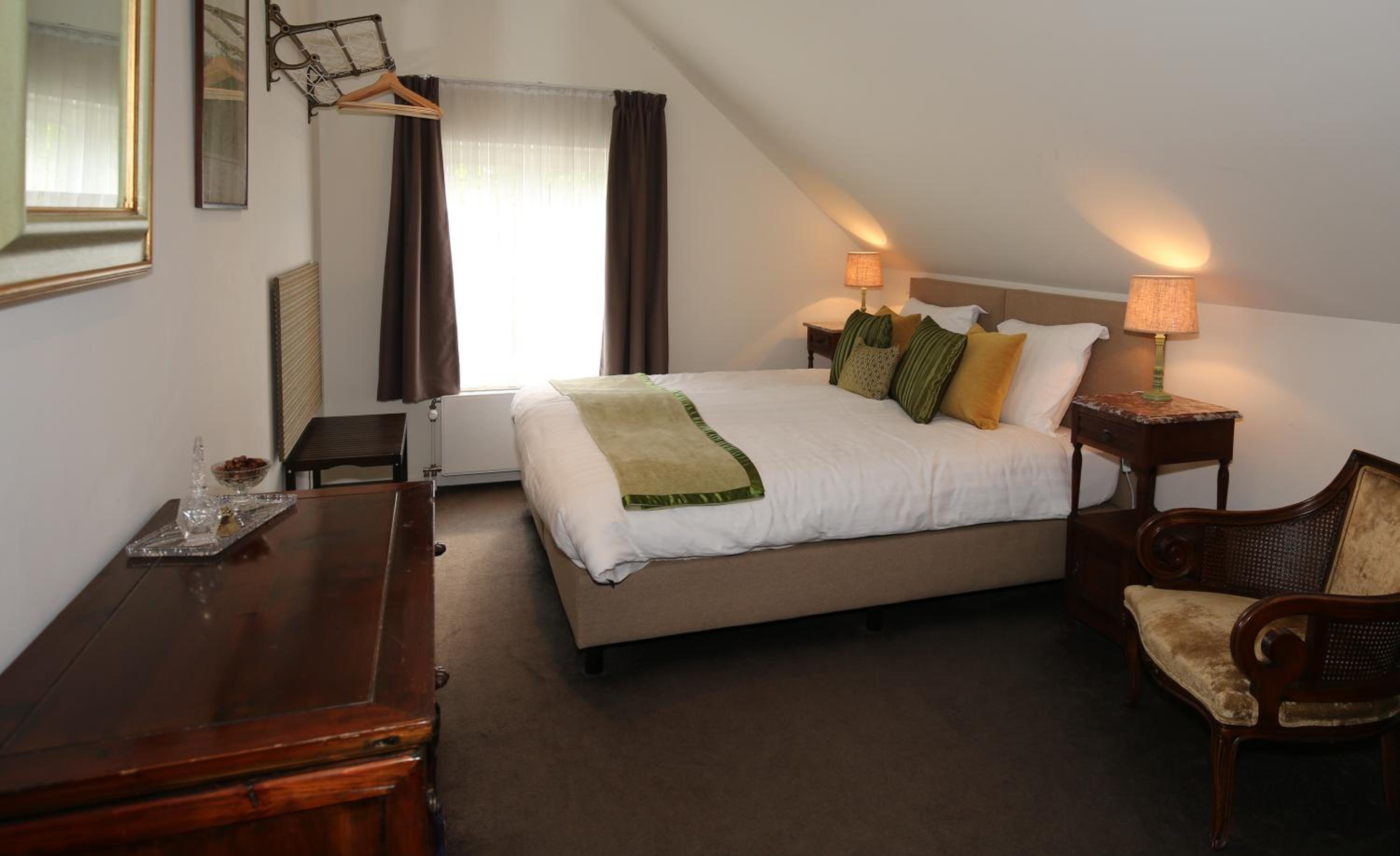 Walnut Lodge Bed & Breakfast view 3