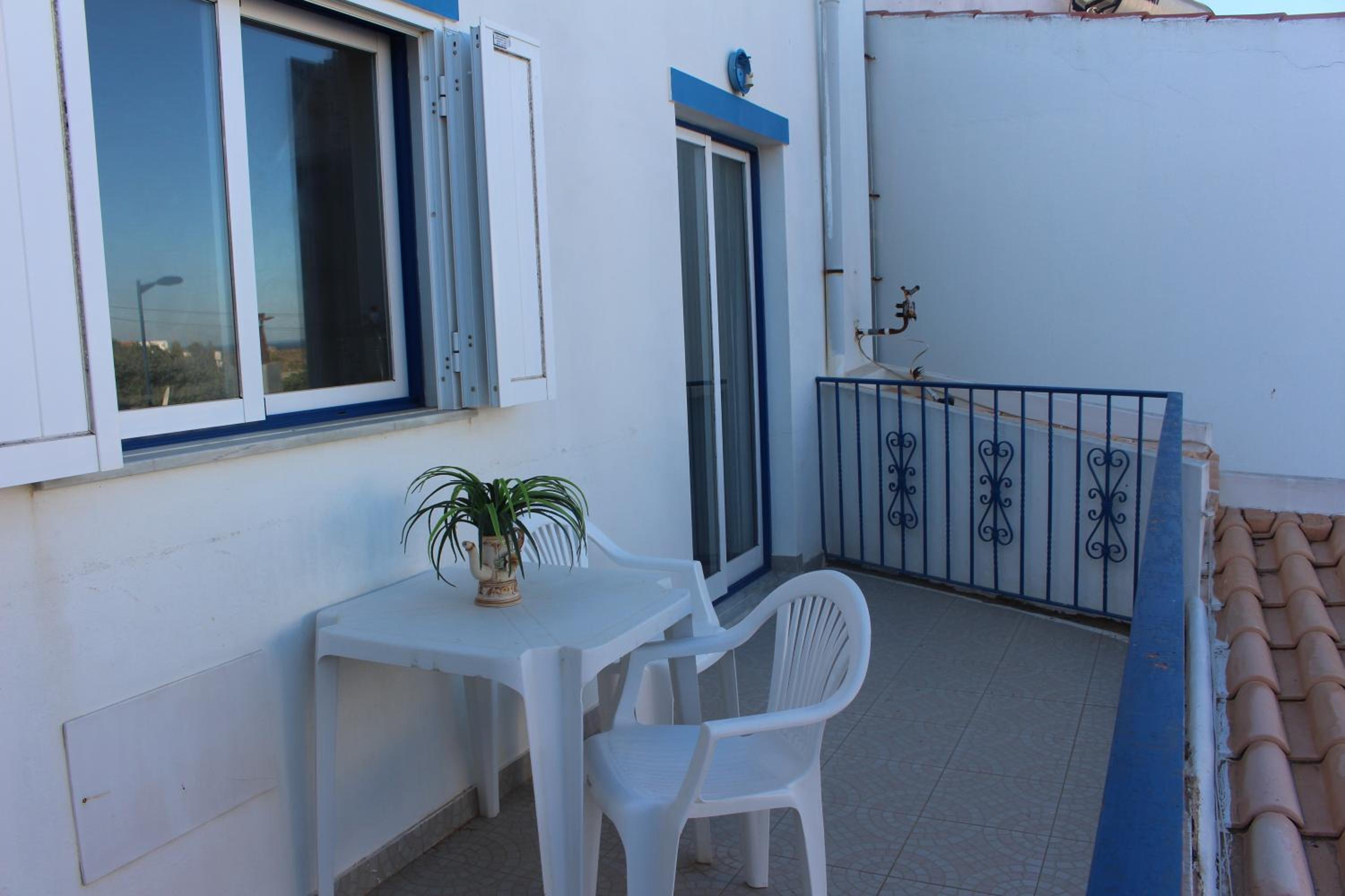 OCEANUS ROOM With private kitchen, bathroom and terrace 300m from the beach