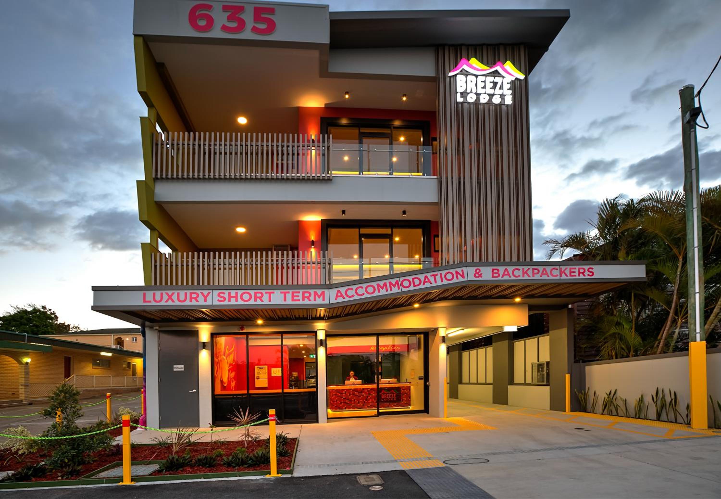 Breeze Lodge