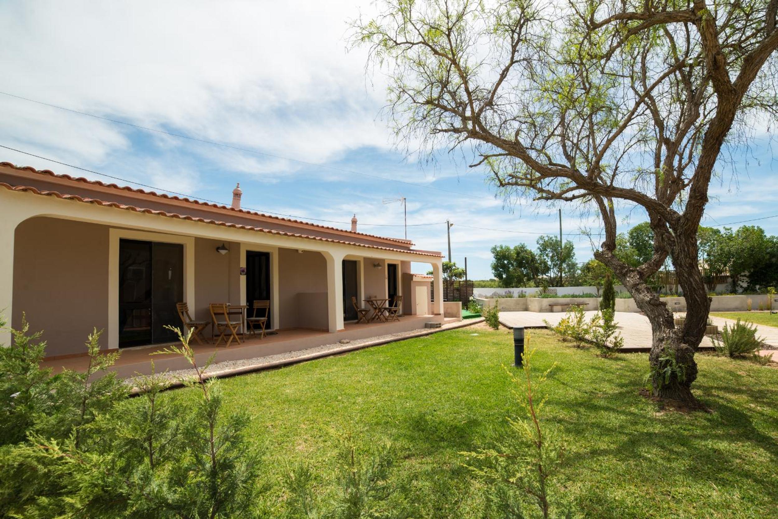 Hotel Casa Rosa Montes - Image 1