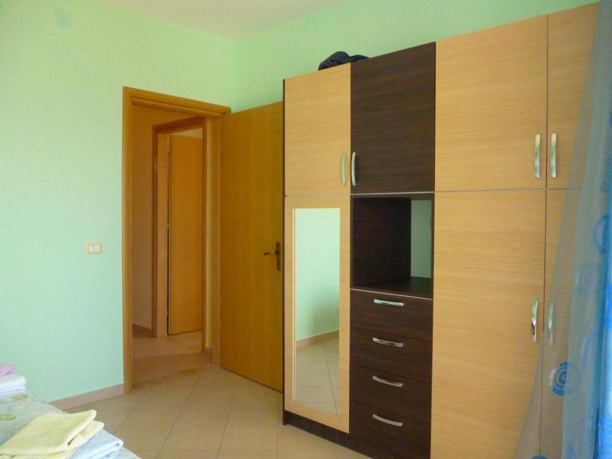 Holiday apartment on the sea shore