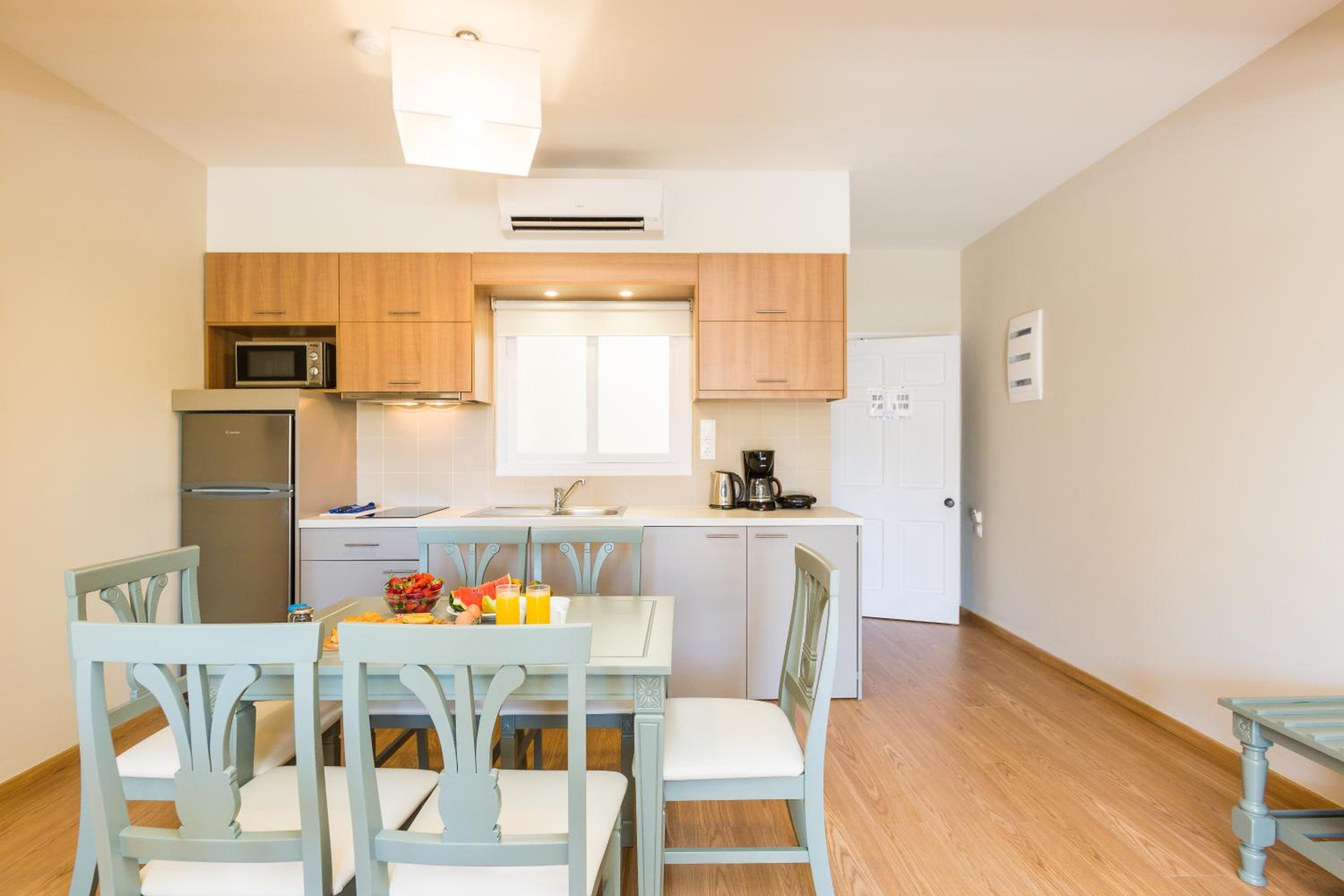 Trefon Hotel Apartments and Family Suites — photo 37