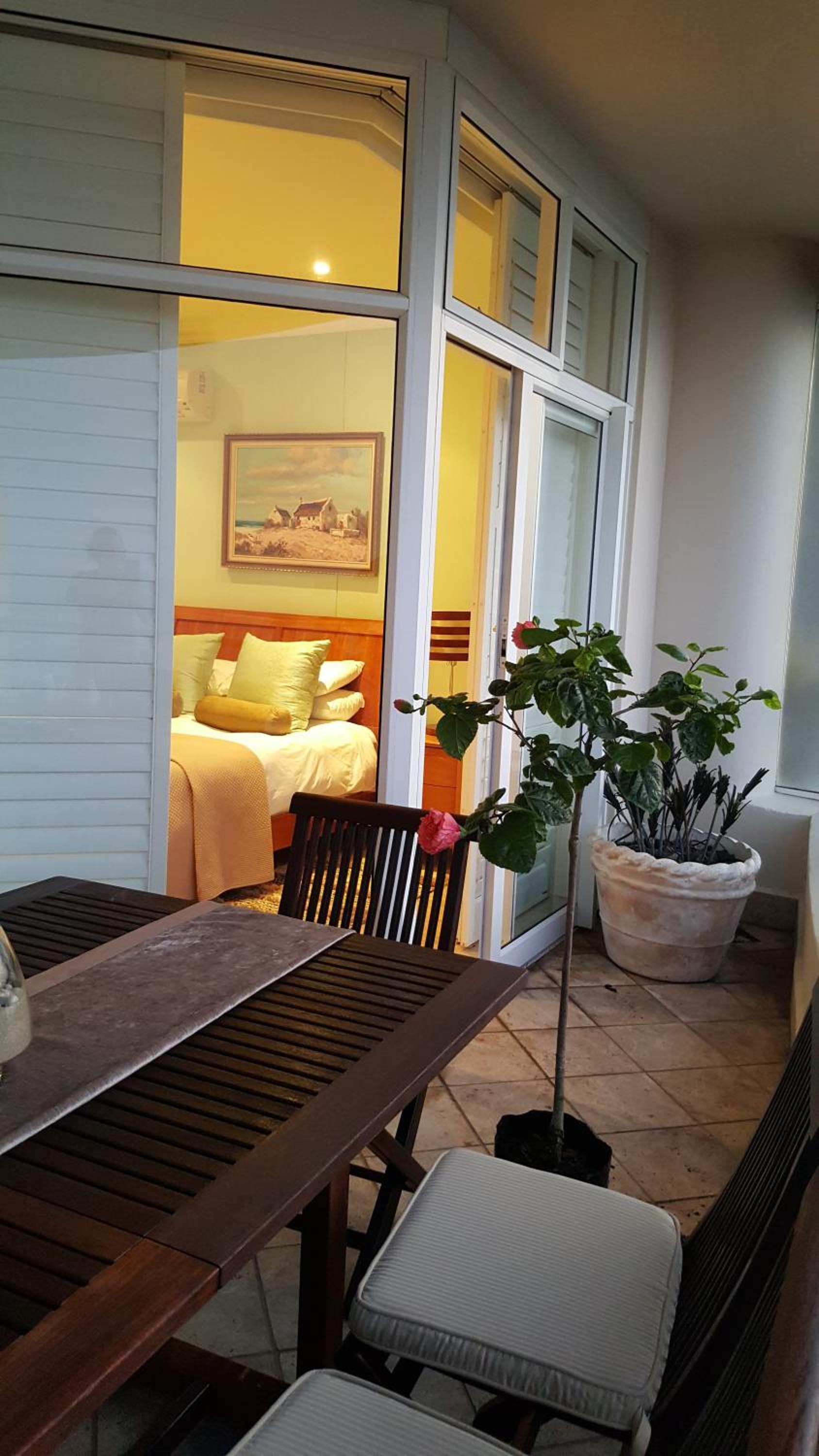 703 Oyster Schelles - by Stay in Umhlanga