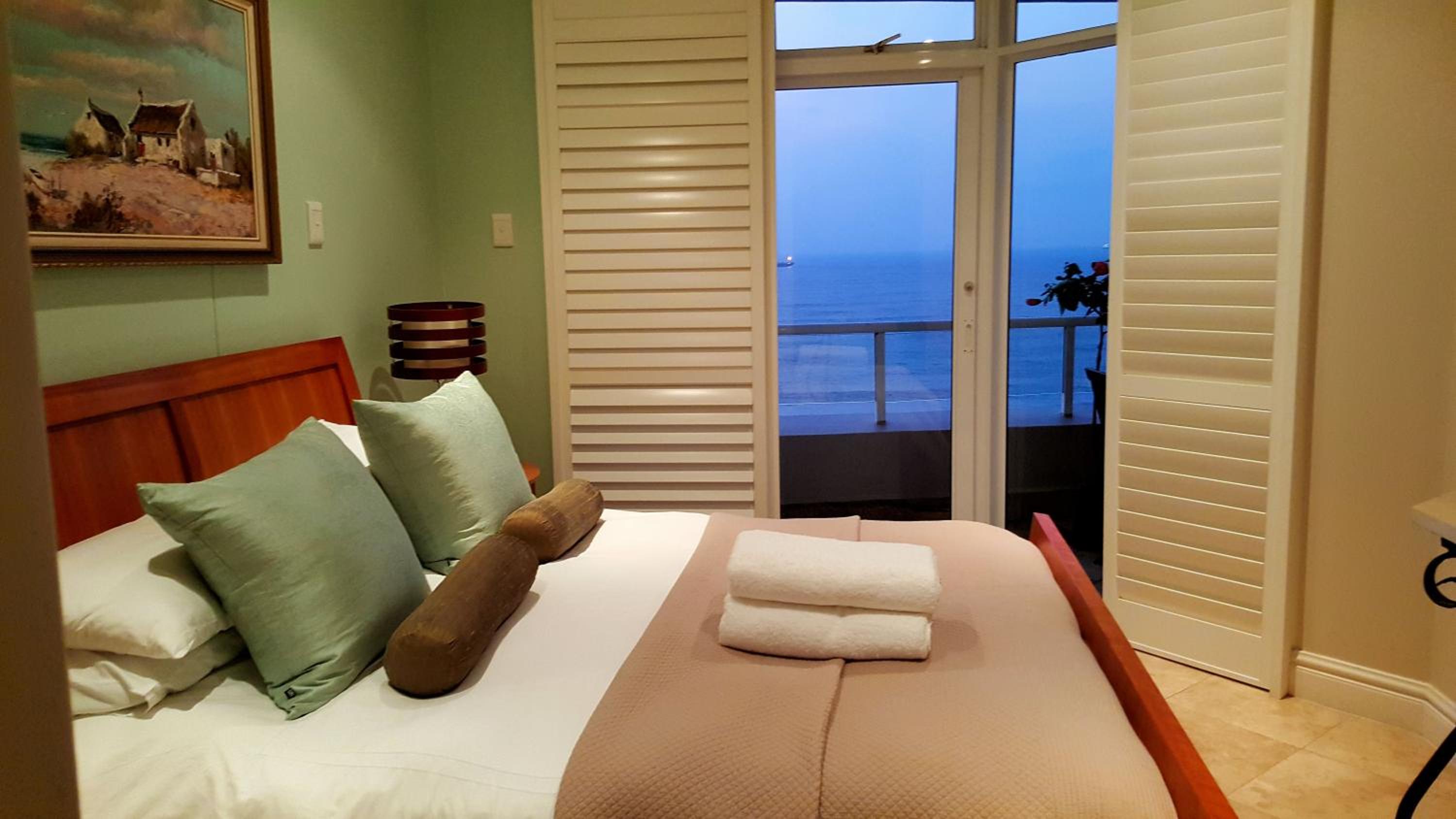 703 Oyster Schelles - by Stay in Umhlanga