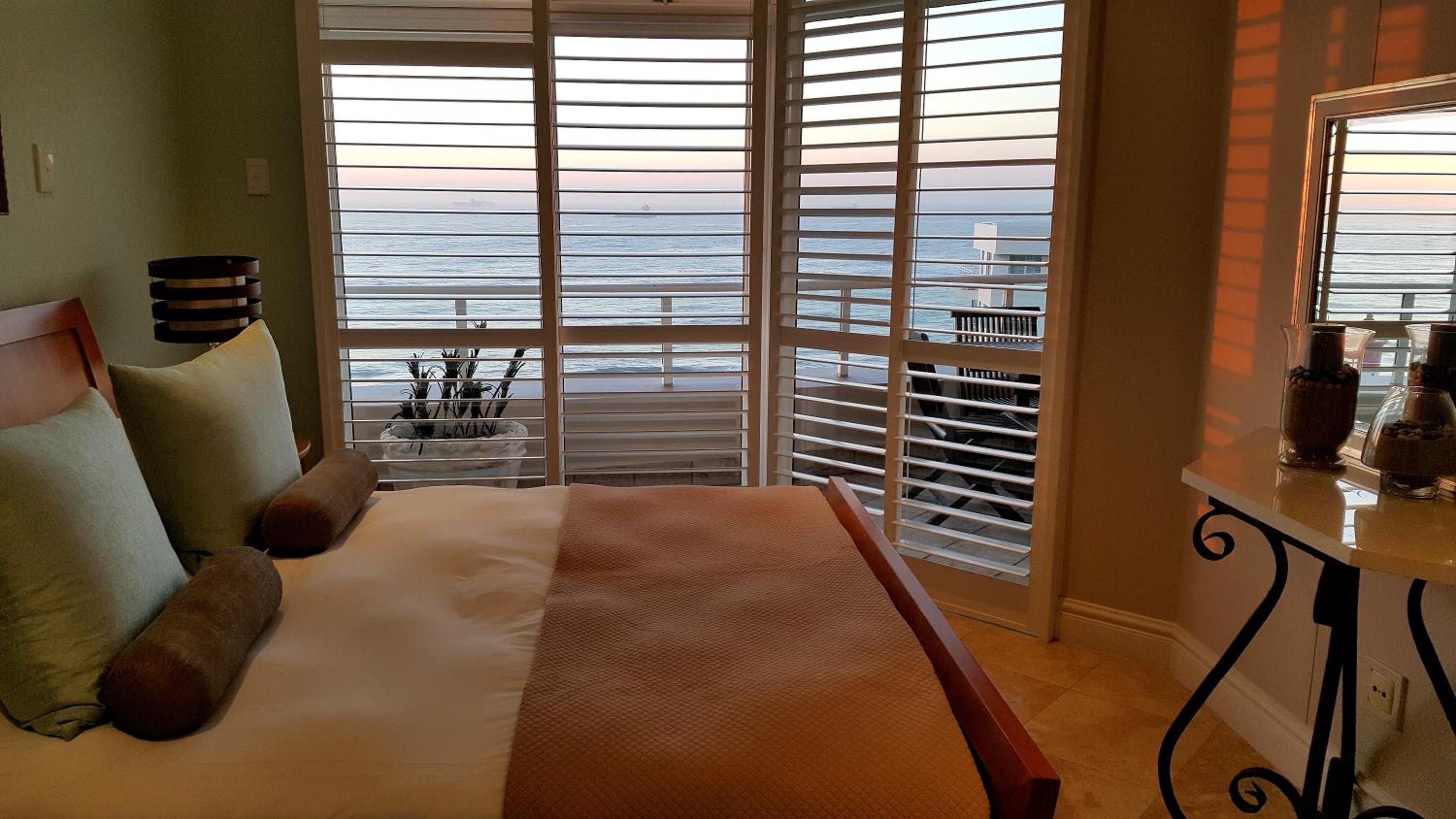 703 Oyster Schelles - by Stay in Umhlanga