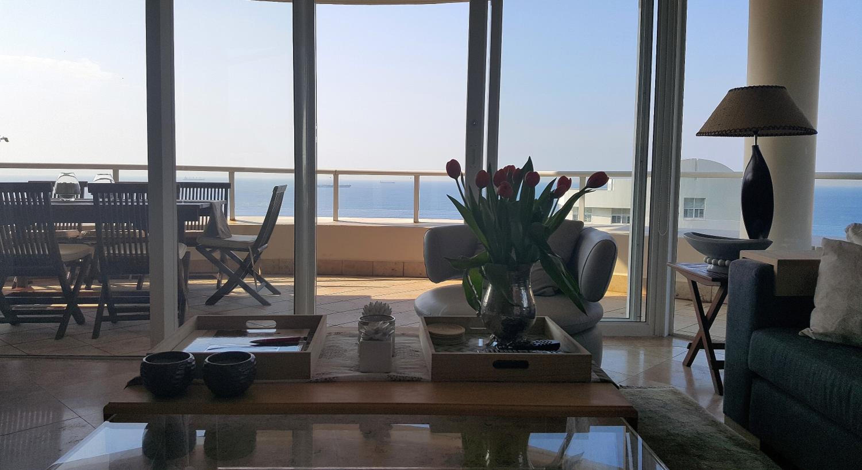 703 Oyster Schelles - by Stay in Umhlanga