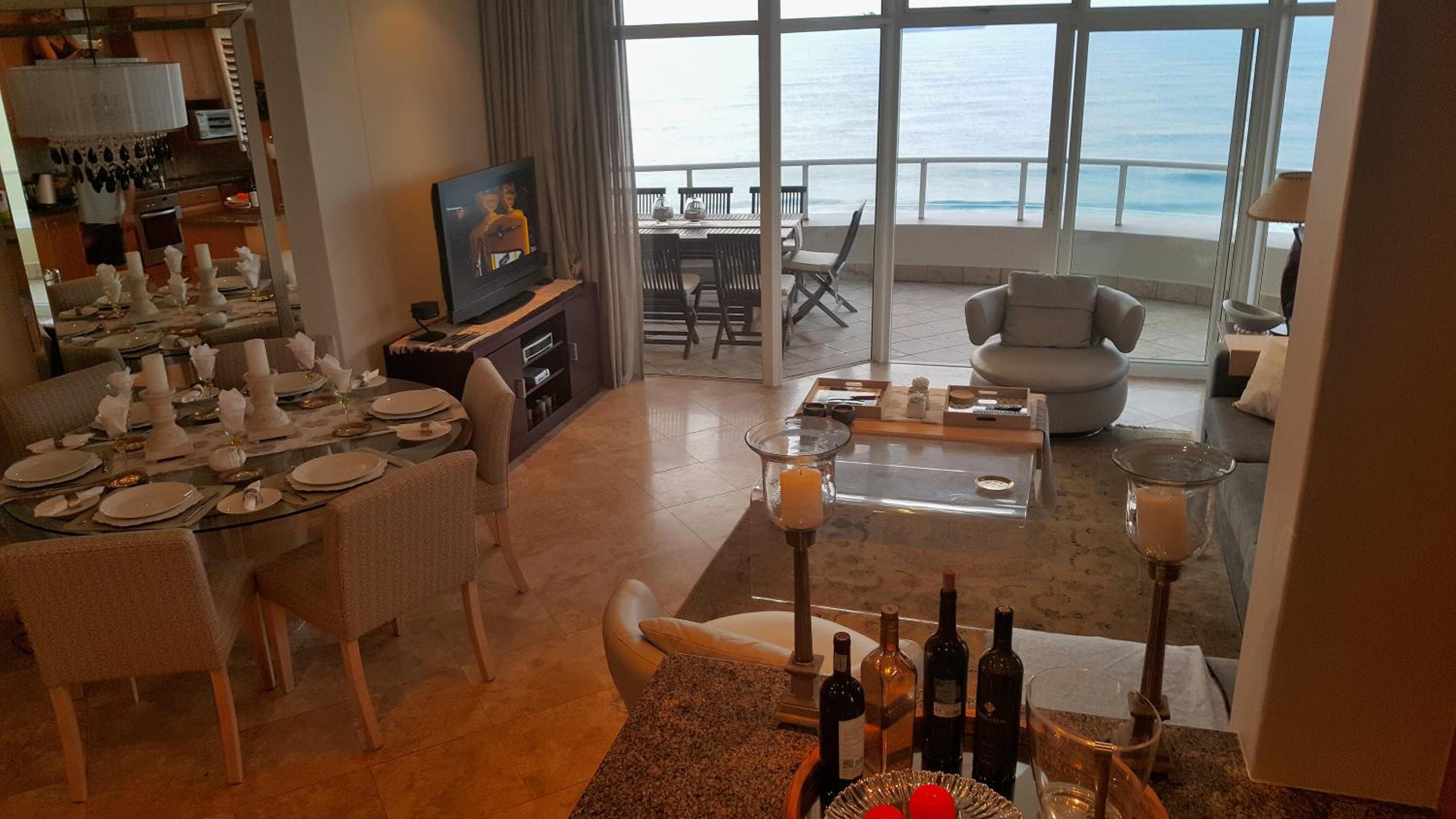703 Oyster Schelles - by Stay in Umhlanga