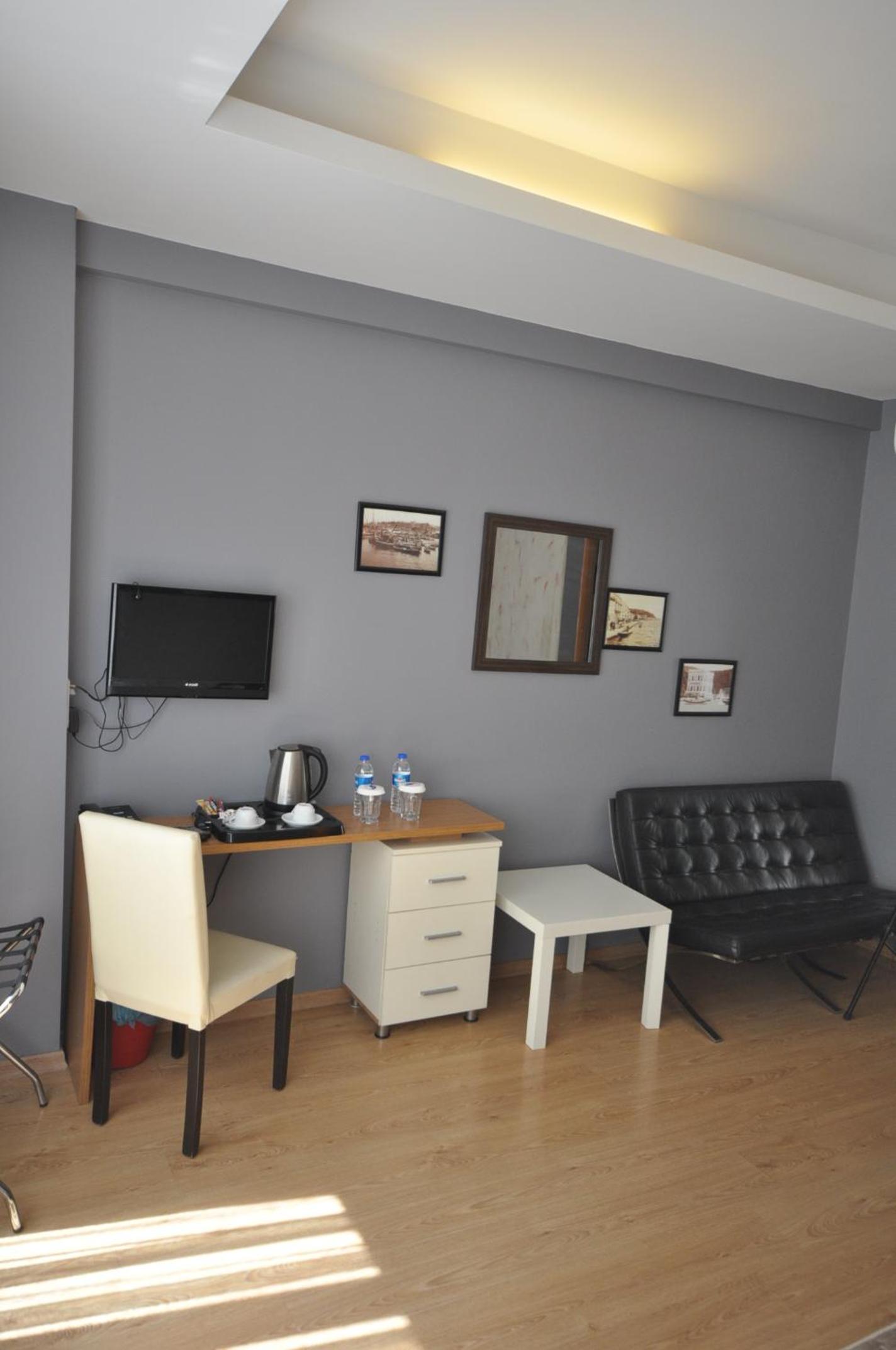 Retropera - Image 35