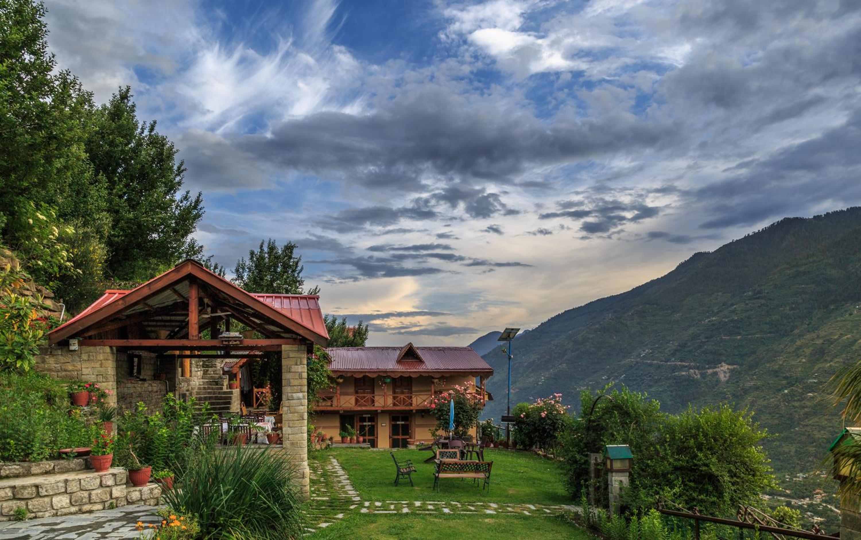 Himalayan Kothi ,Kais, Kullu Manali