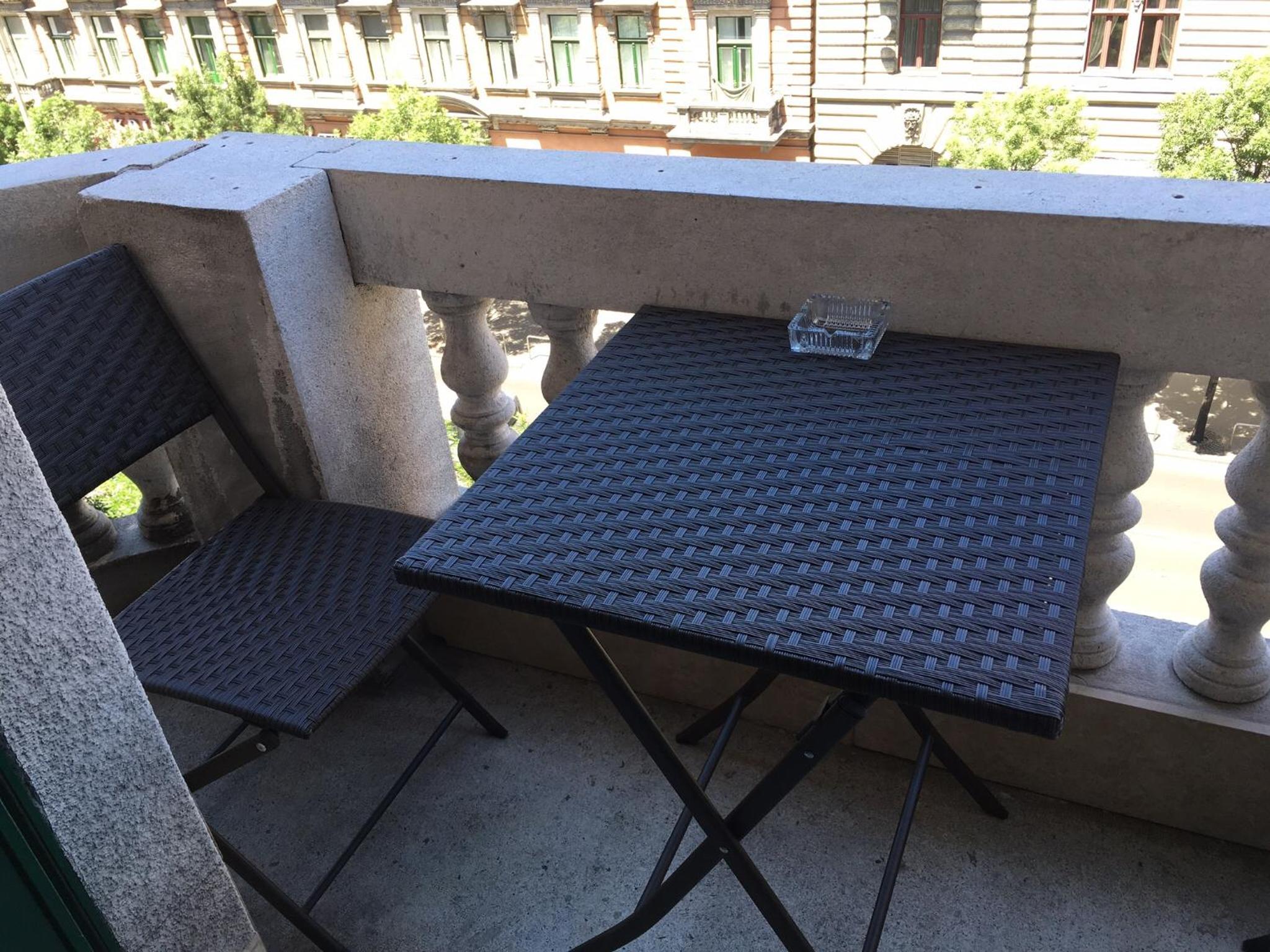 All In Apartman III.