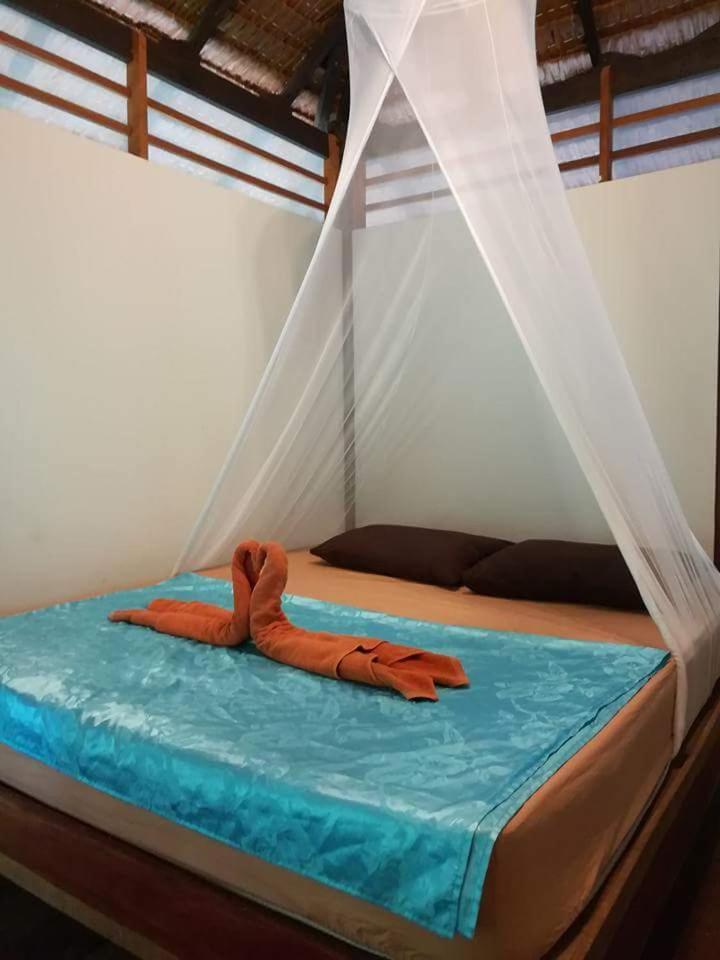 Cashew Nut Bungalow, Ko Mook