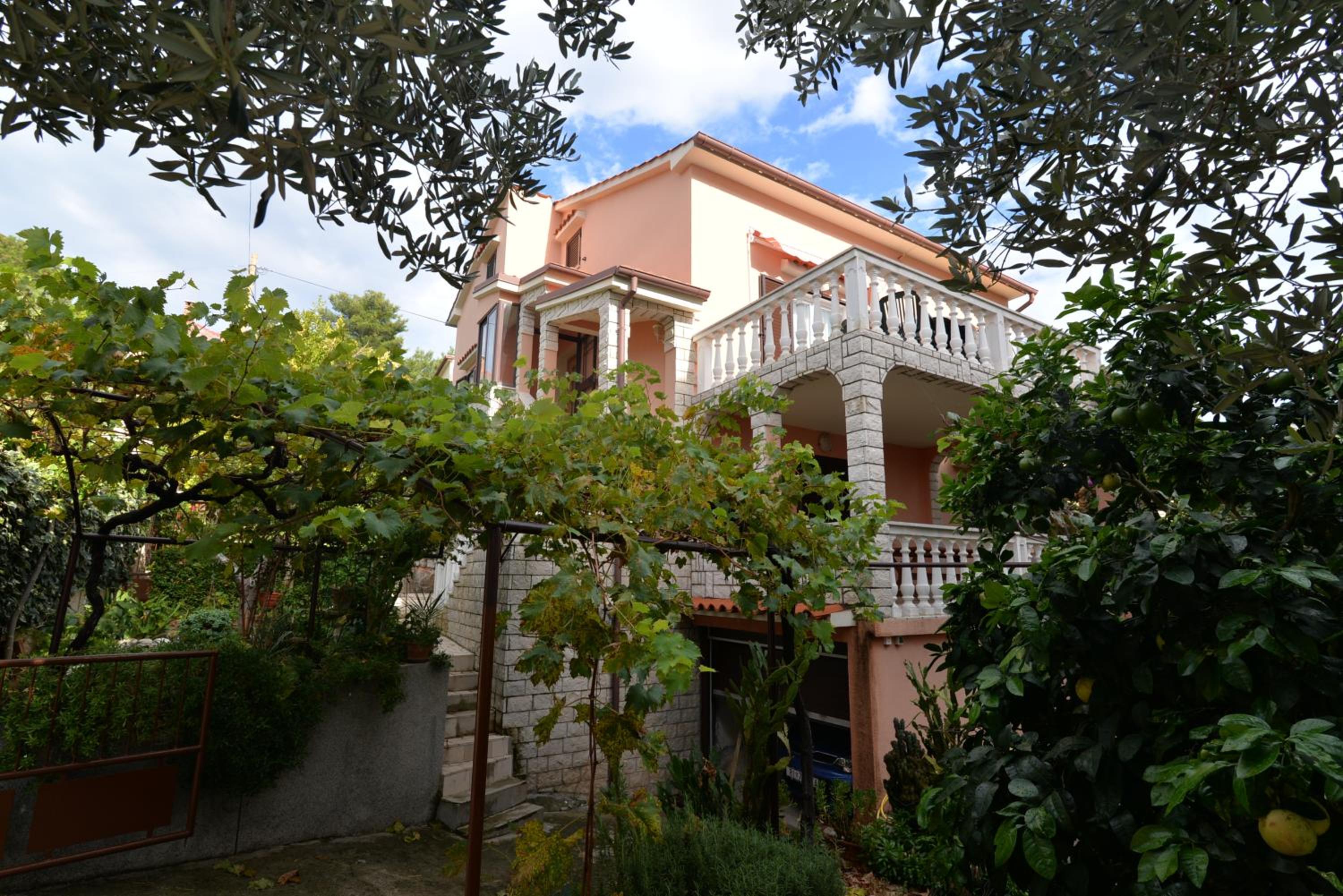 Villa Mandarina view 4