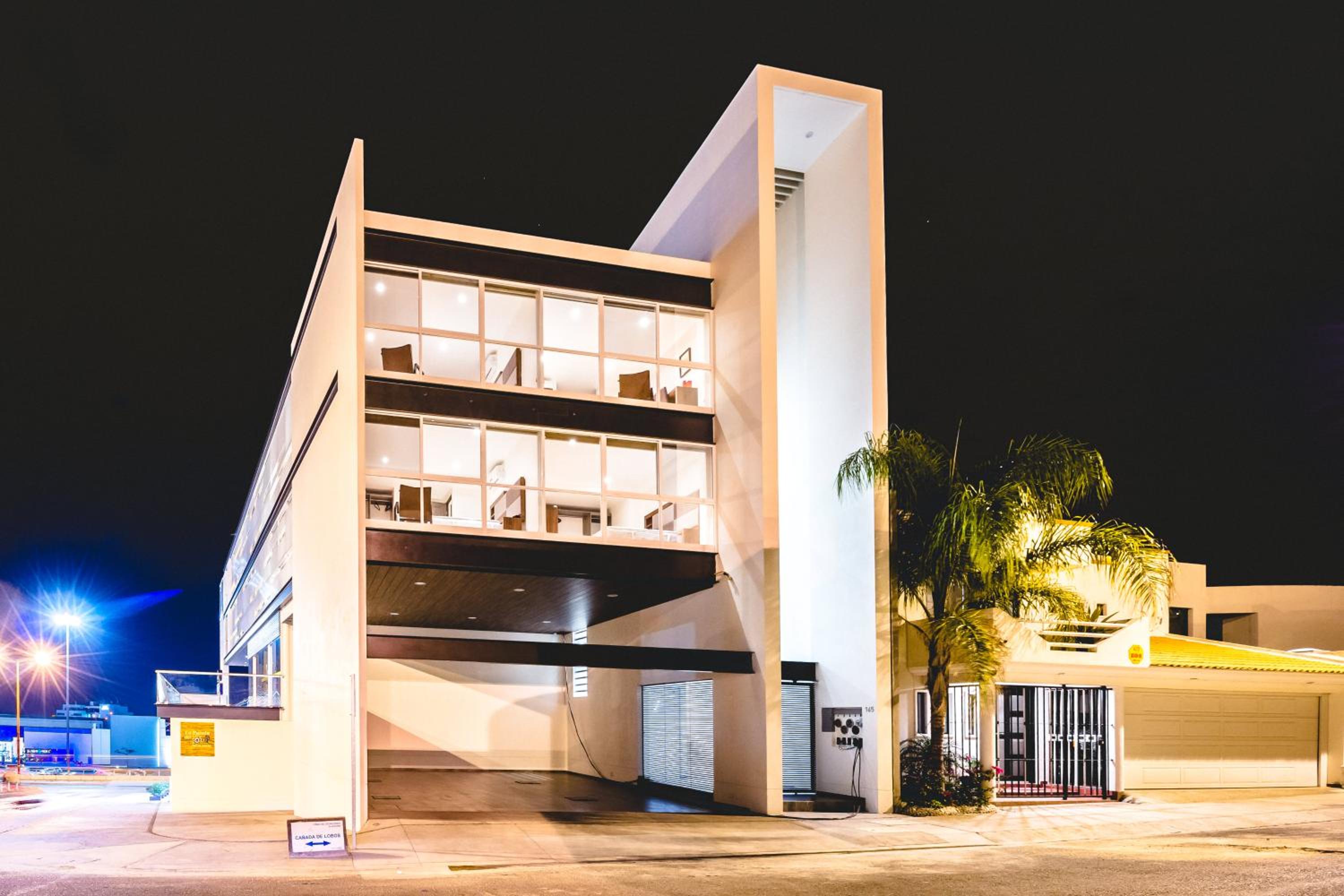 Hotel Millenium Plaza & Suites - Image 1