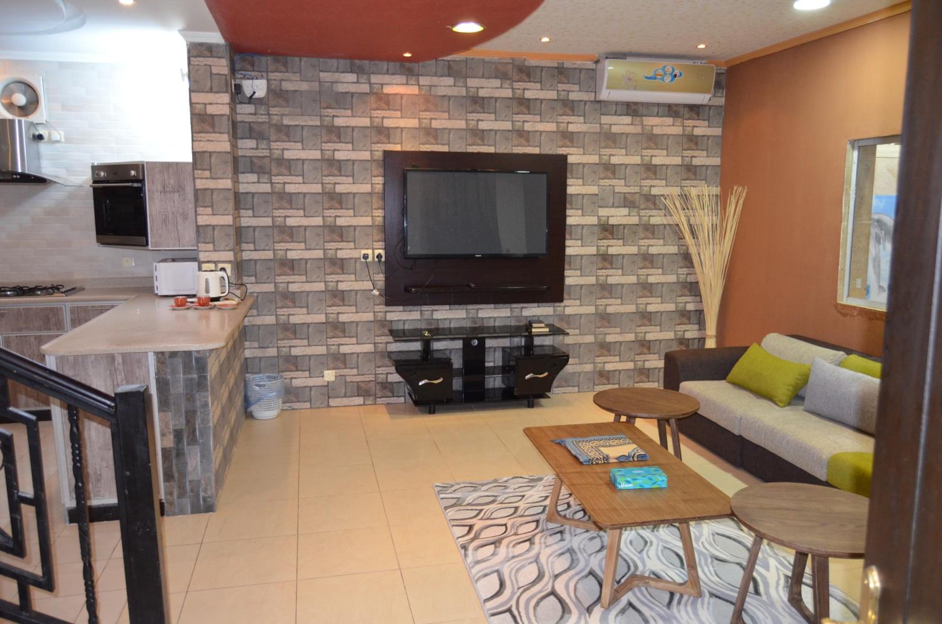 Al Dana Plaza Villas
