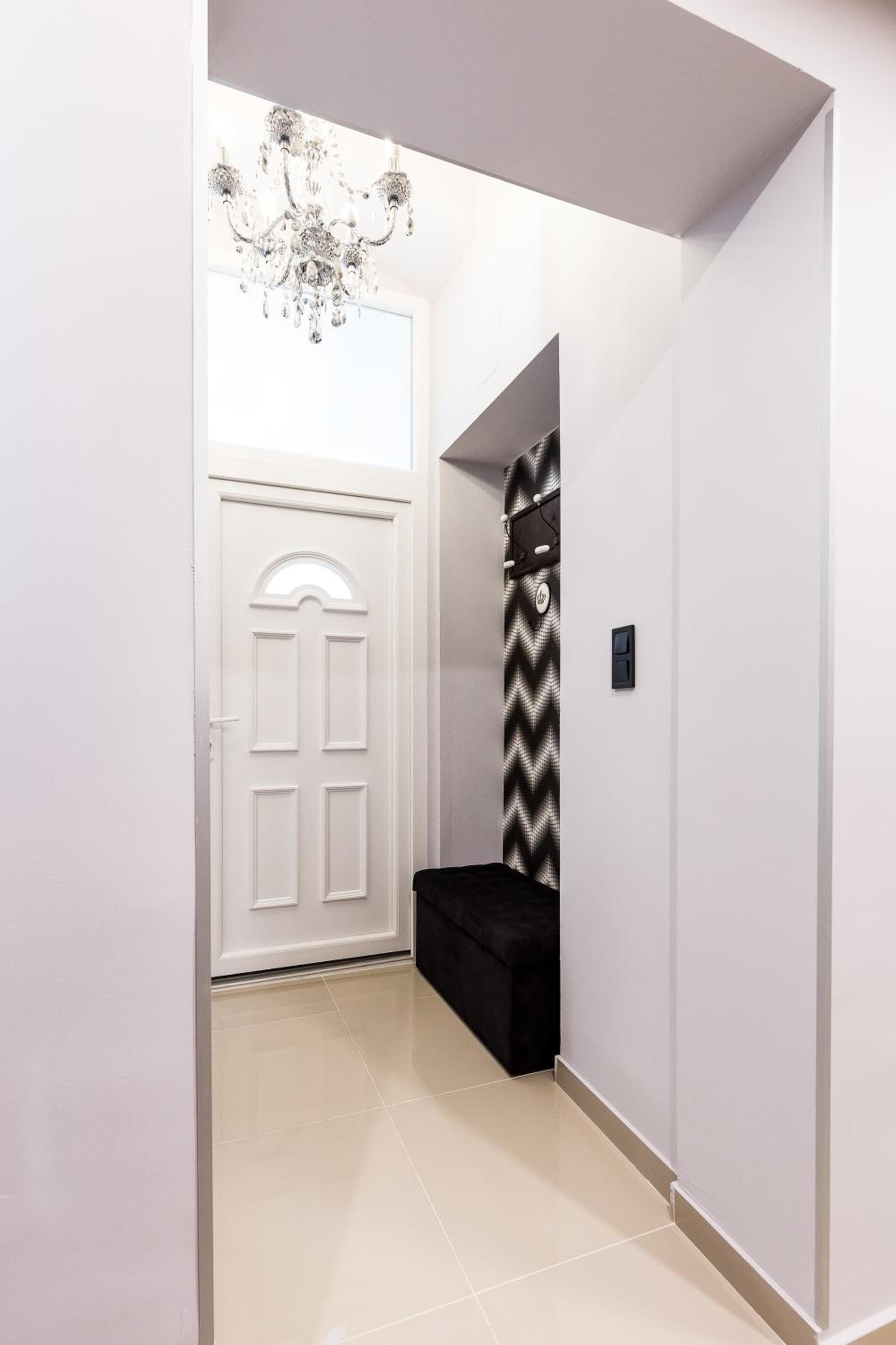 Center,The Rumbach suite view 3