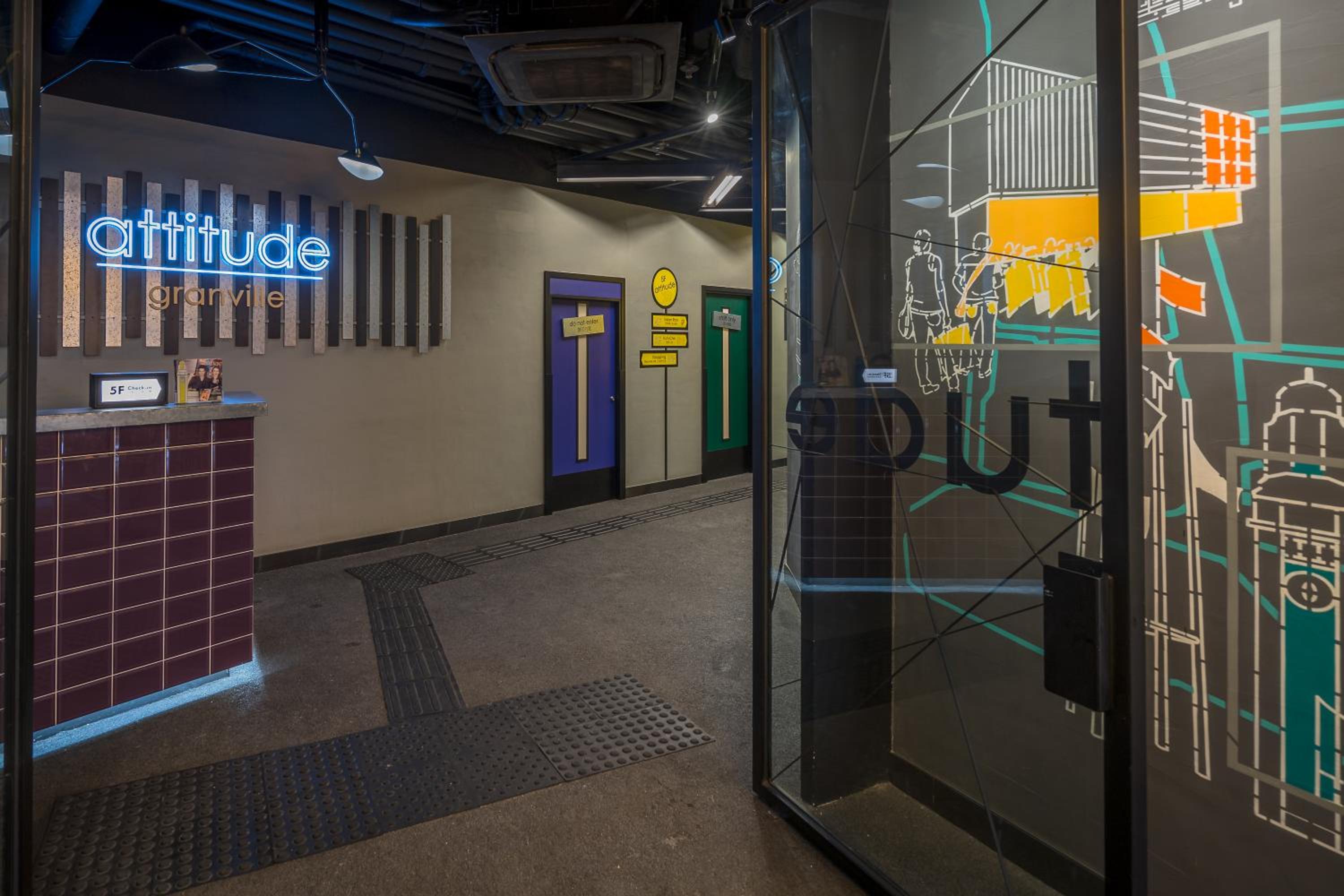 Lobby & Reception