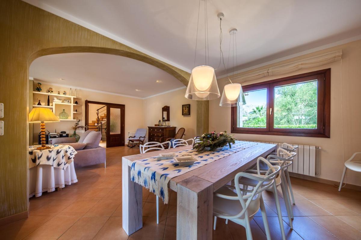 Villa Rostoya view 3