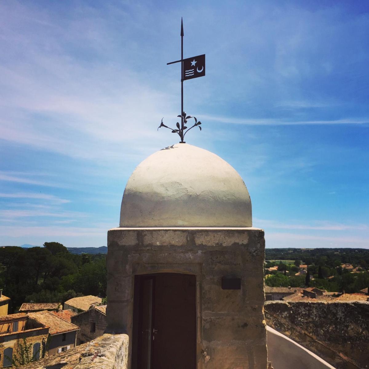 Tour Sarrazine de Montaren