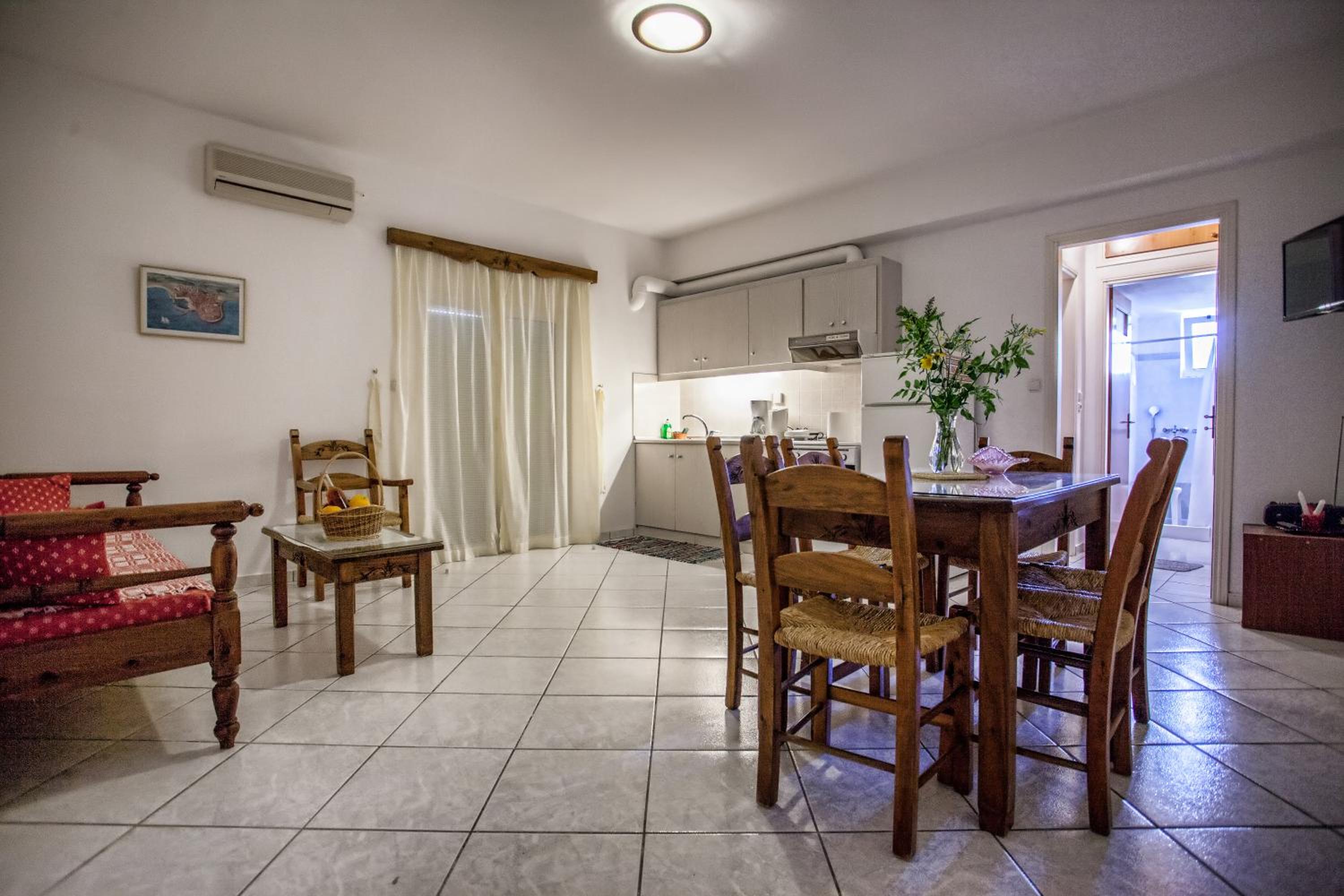 Alexandros Apartments