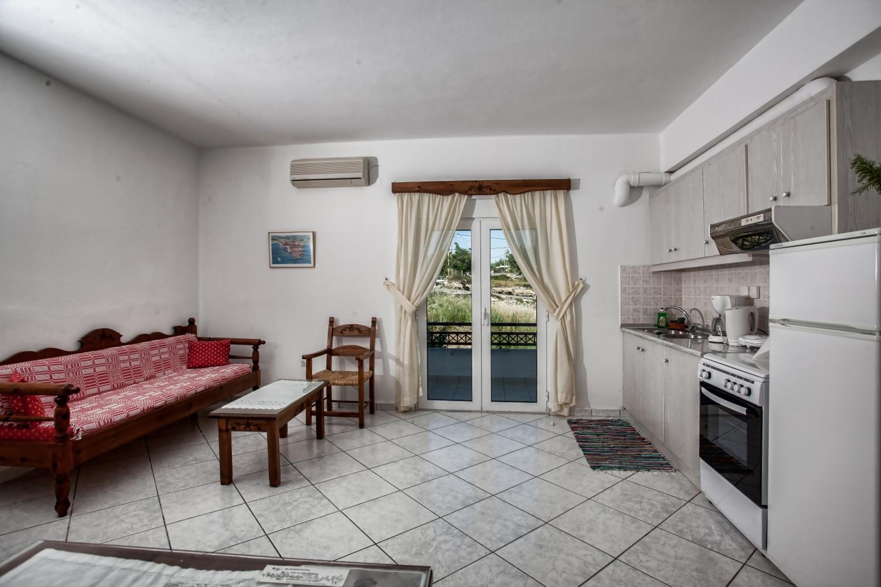 Alexandros Apartments