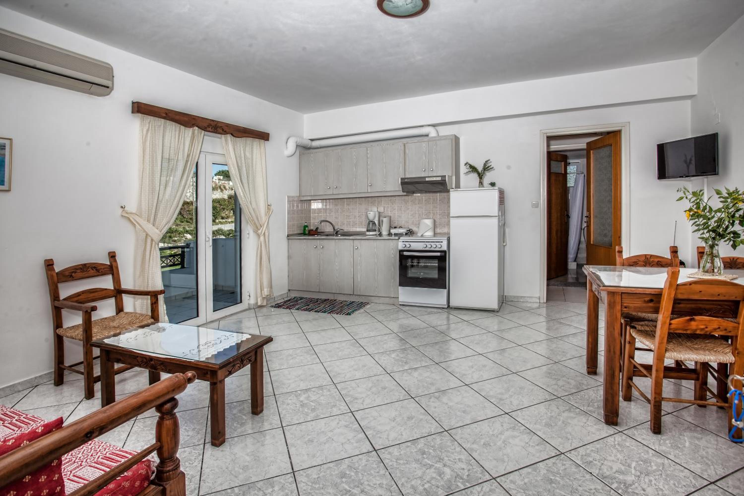 Alexandros Apartments