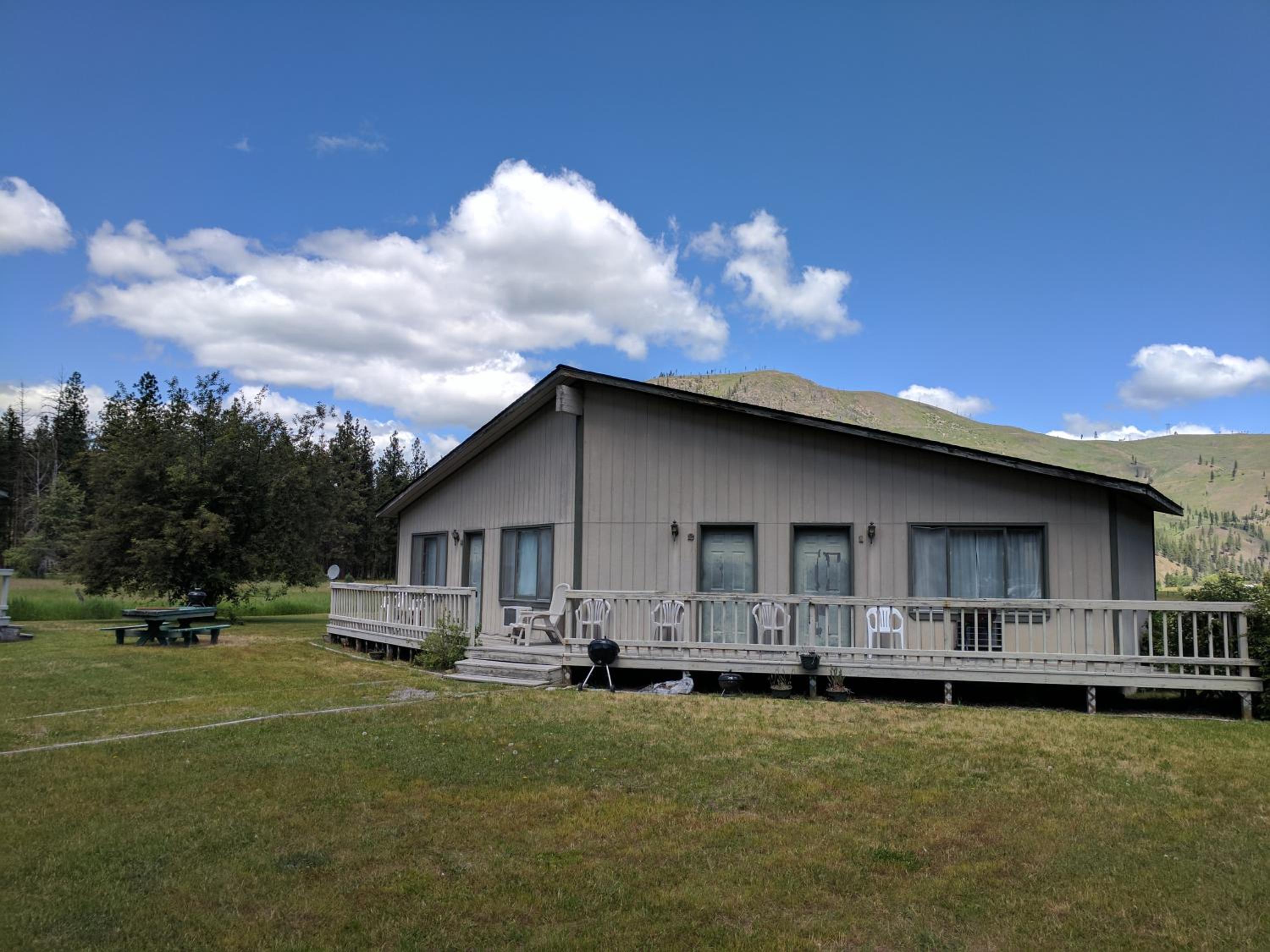 Rock Creek Mercantile & Motel view 2