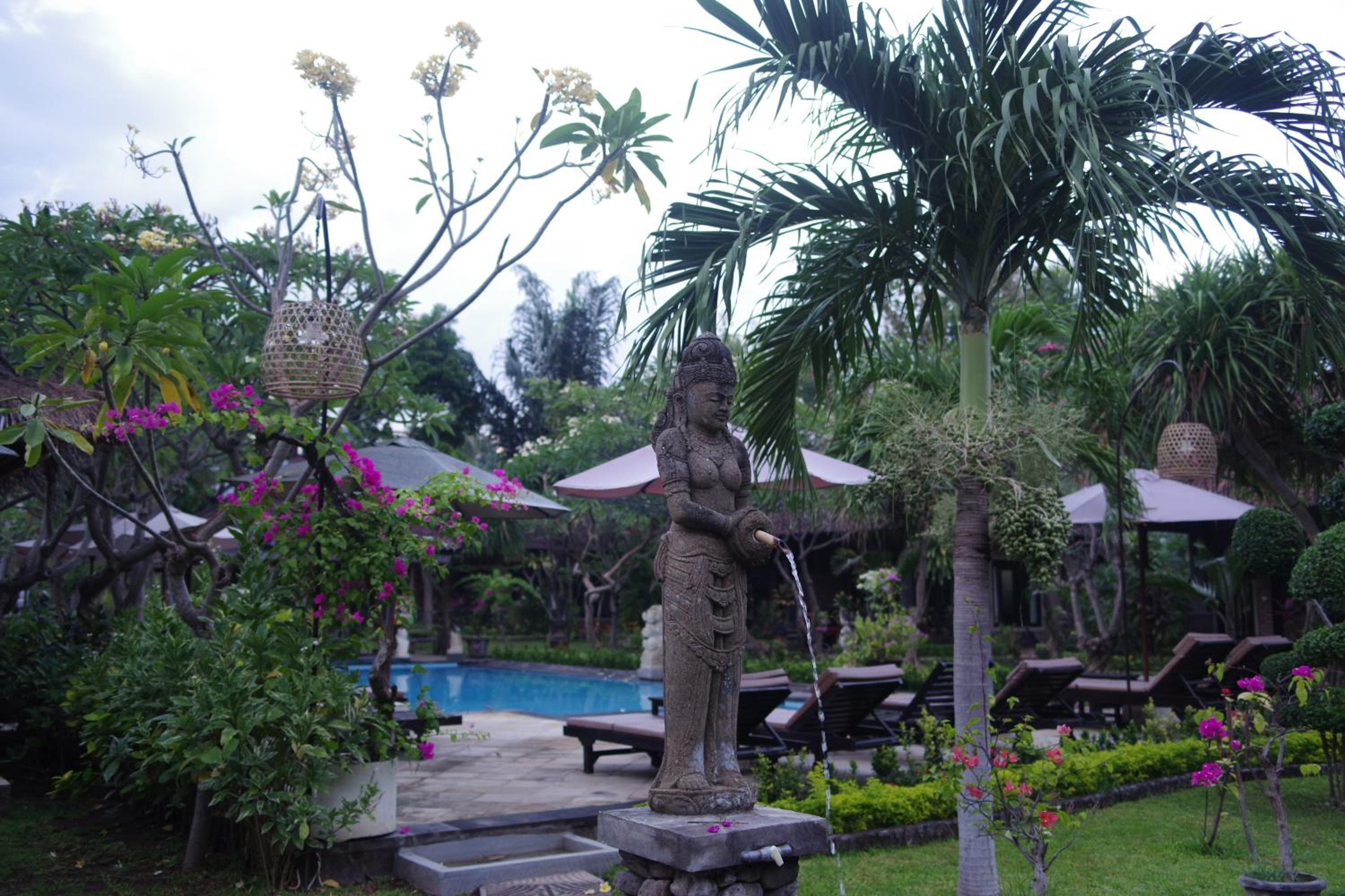 Tirta Sari Bungalow view 3