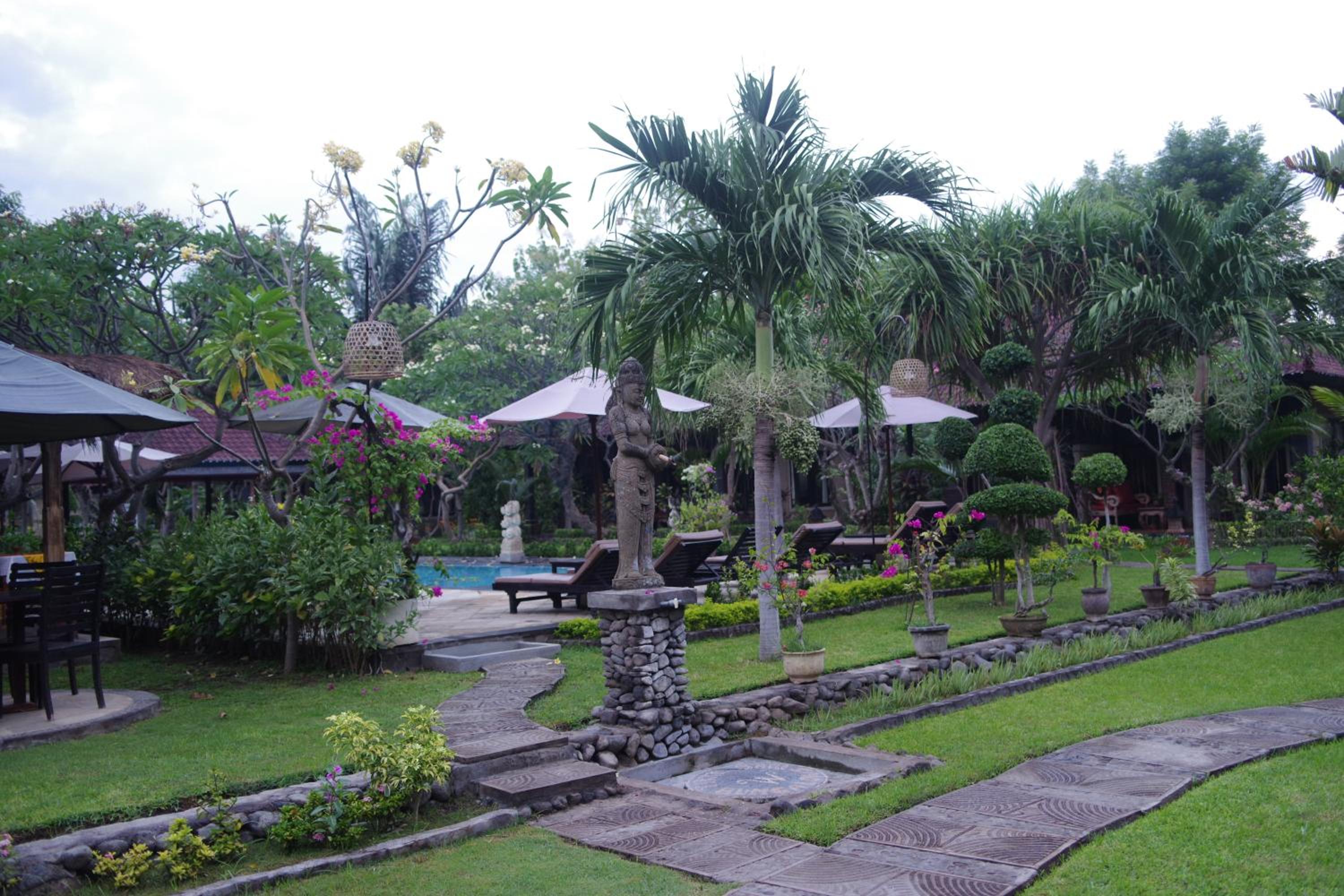 Tirta Sari Bungalow view 4