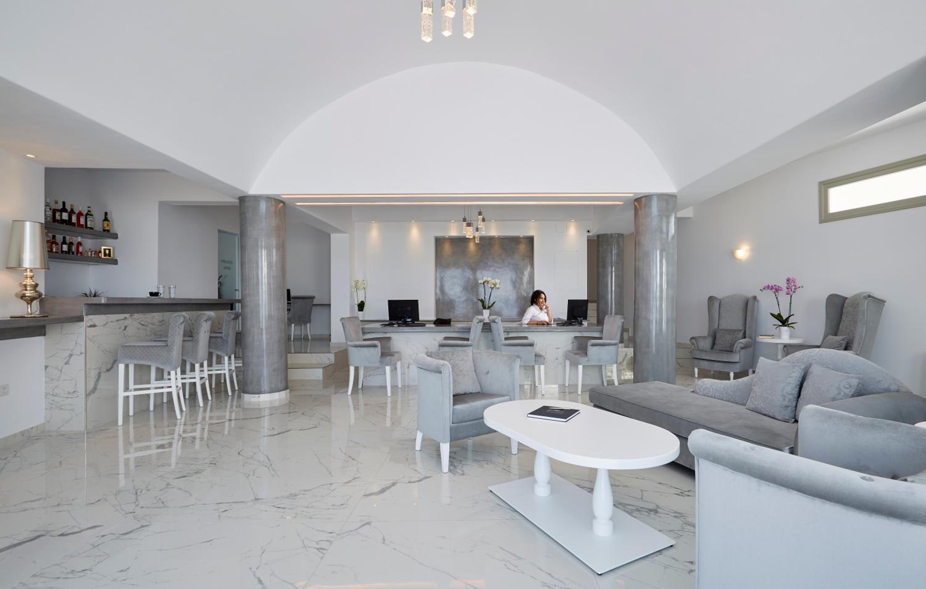 Aperanto Suites photo 5