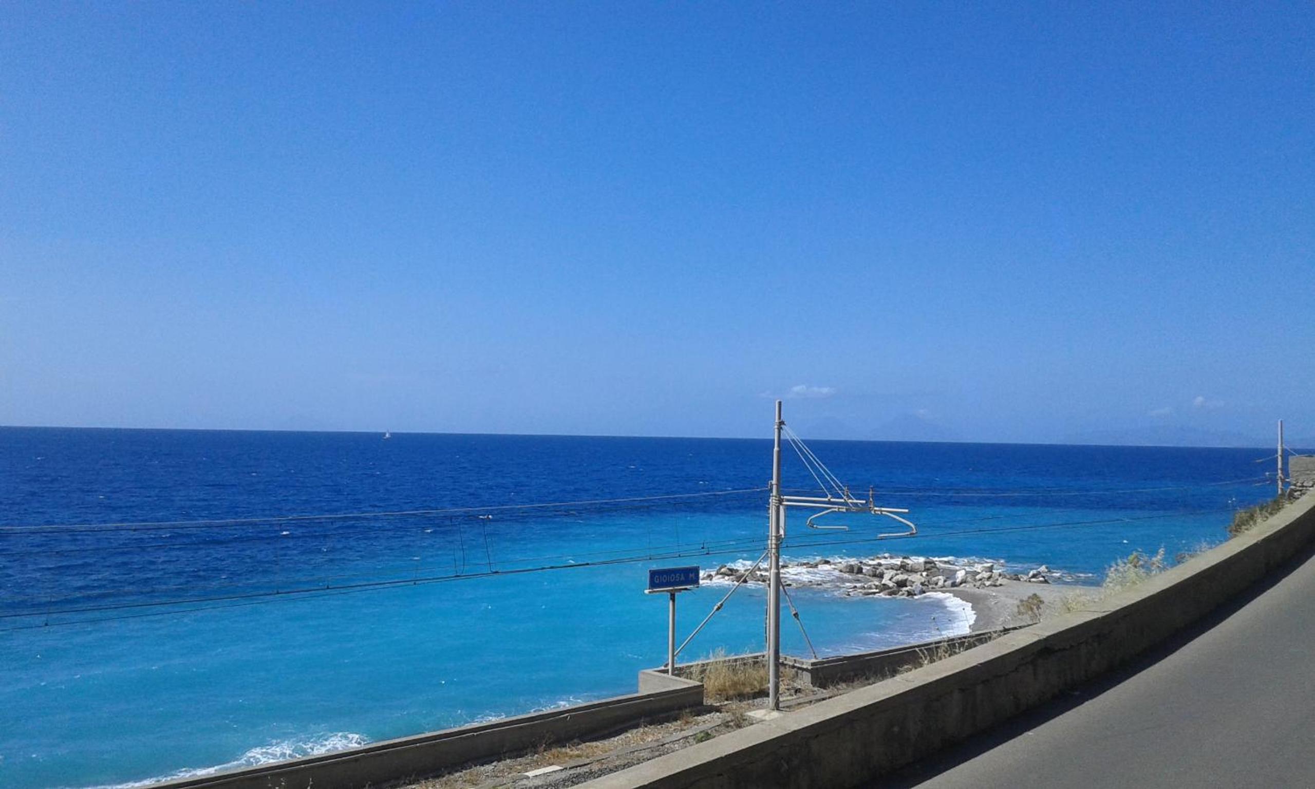 Casa Vacanze Gioiosa Marea view 4