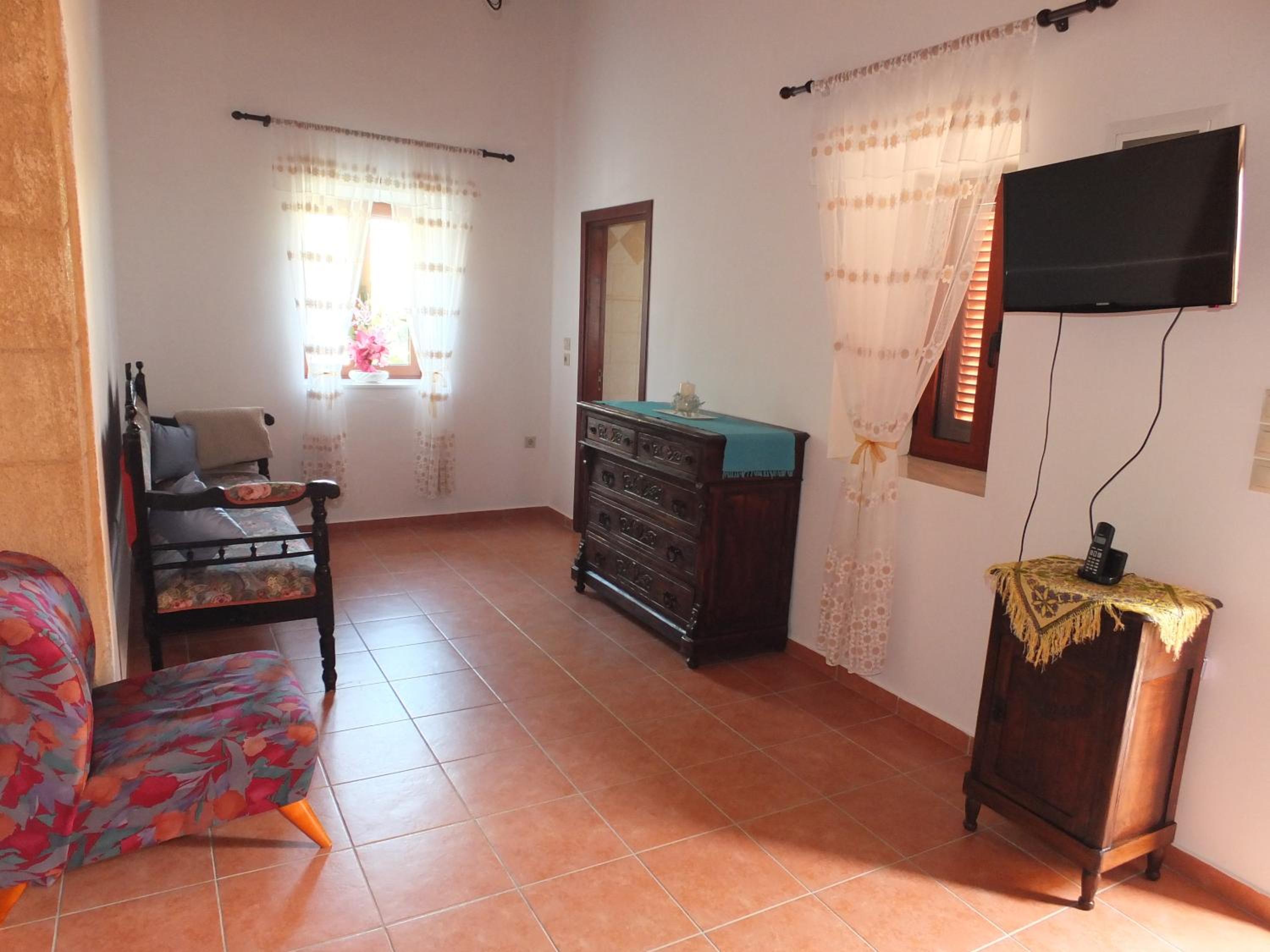 Casa Theoni