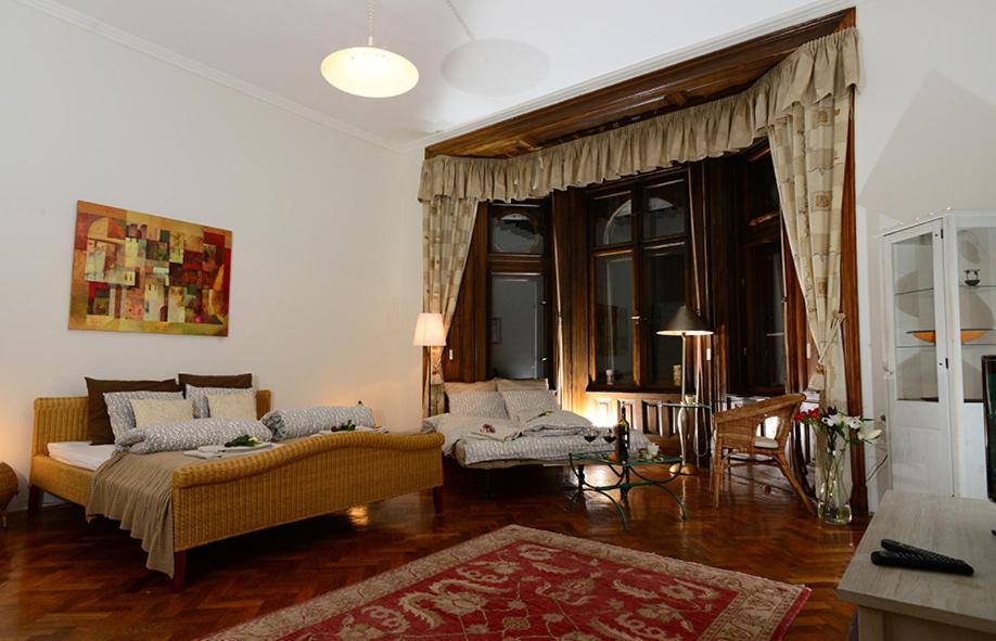 Basilica View II Vintage Apartment view 3