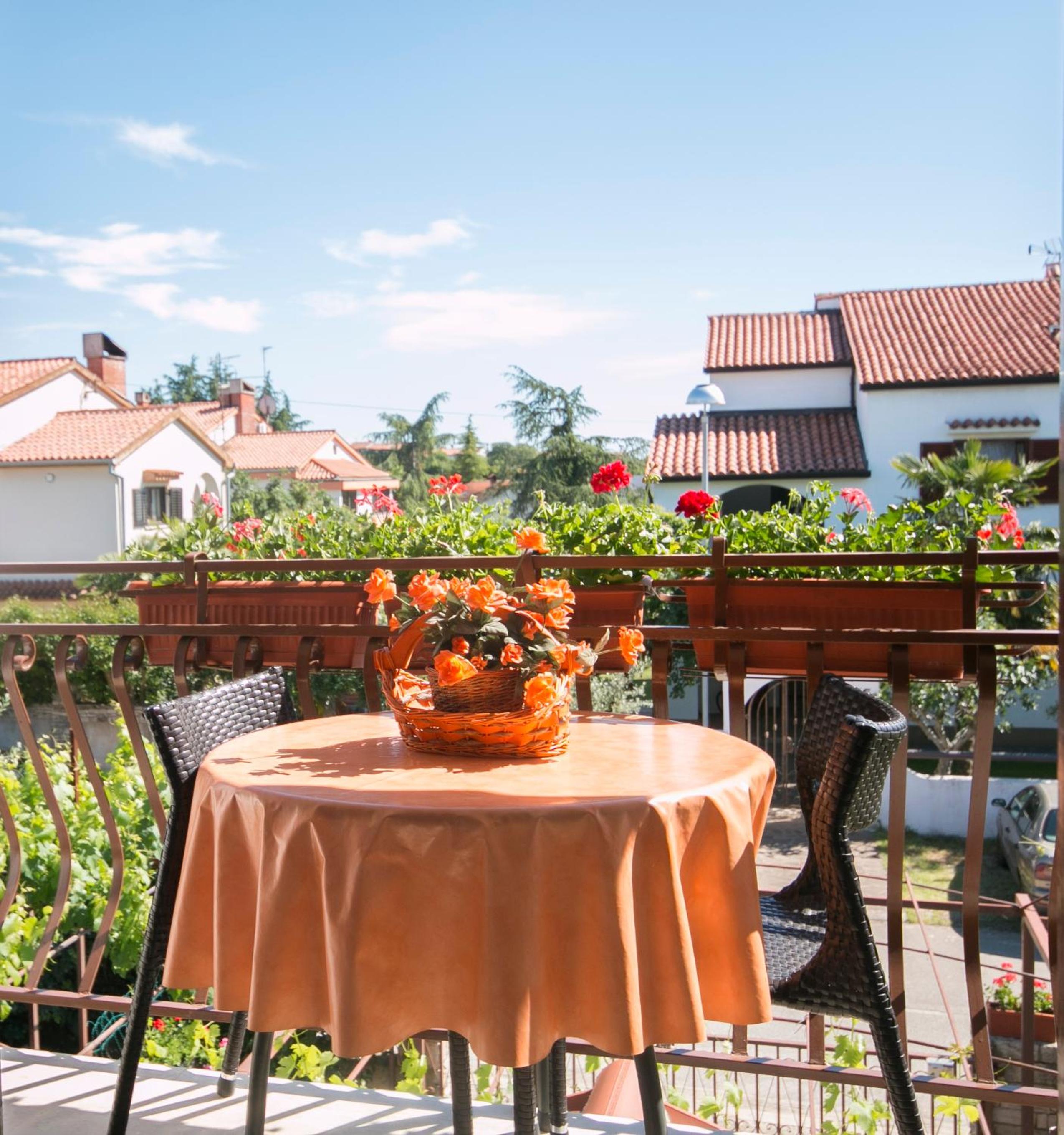2 rooms app for 3 persons with 2 terraces near beach&town view 2