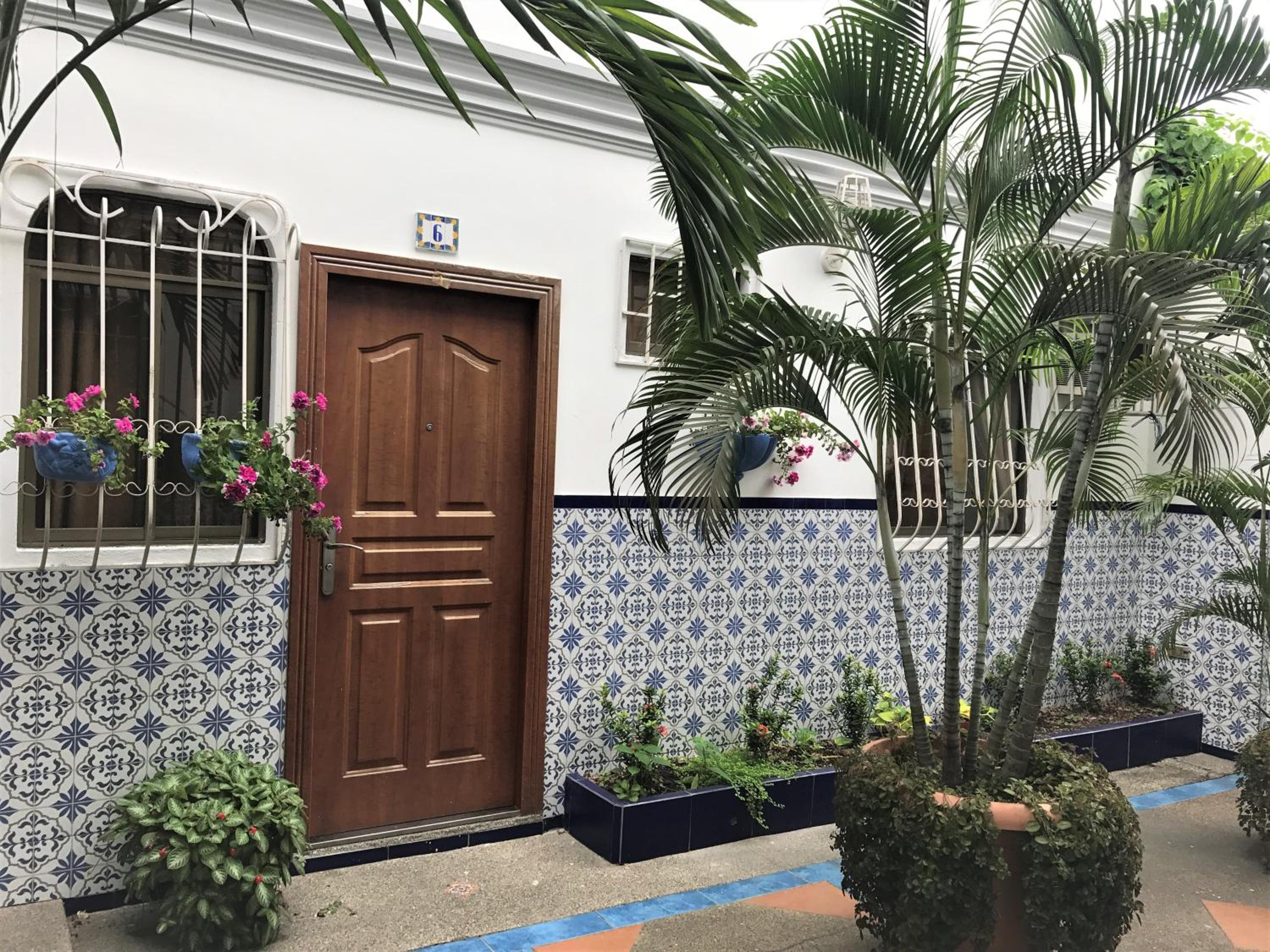 El Patio Suites