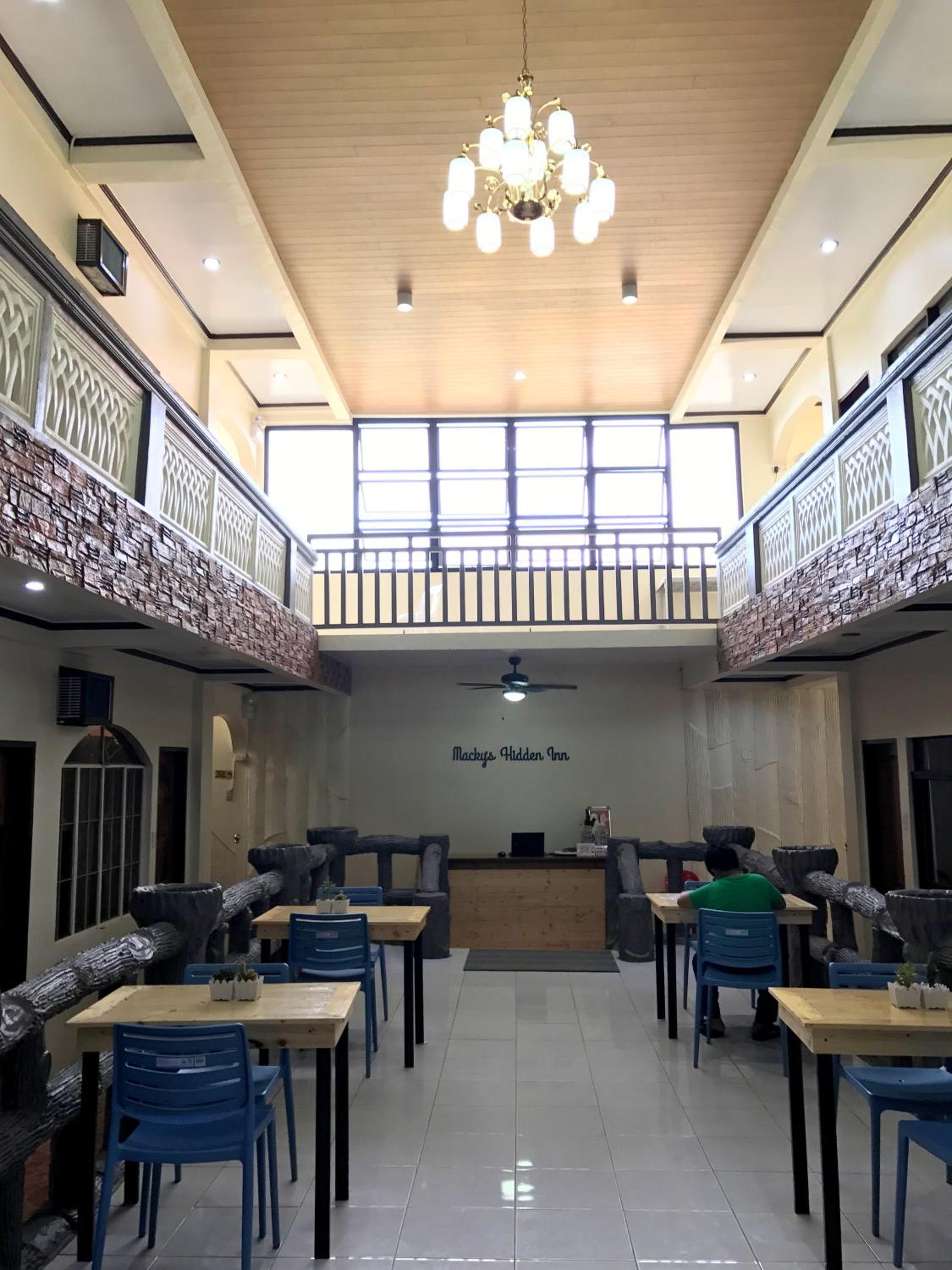 Macky's Hidden Inn