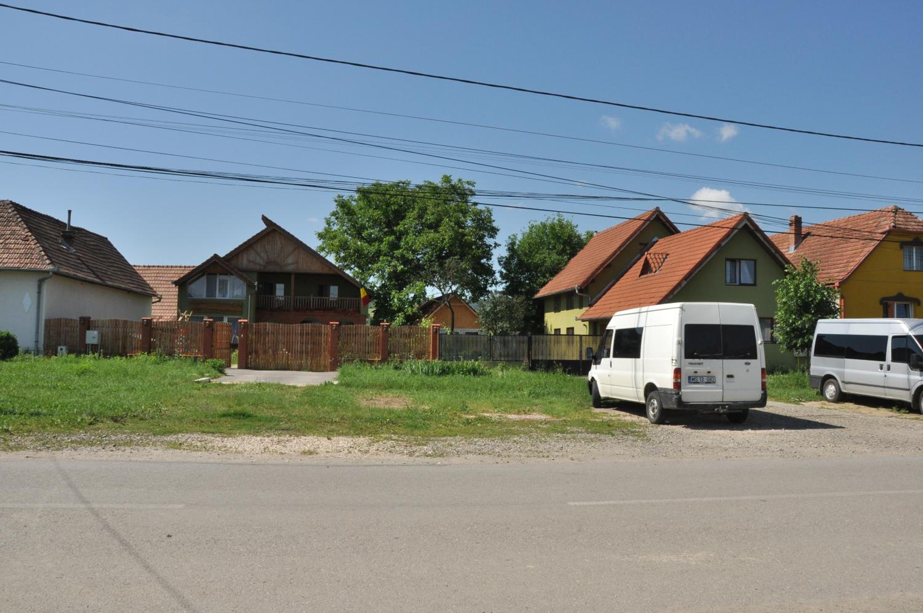 Photo 33