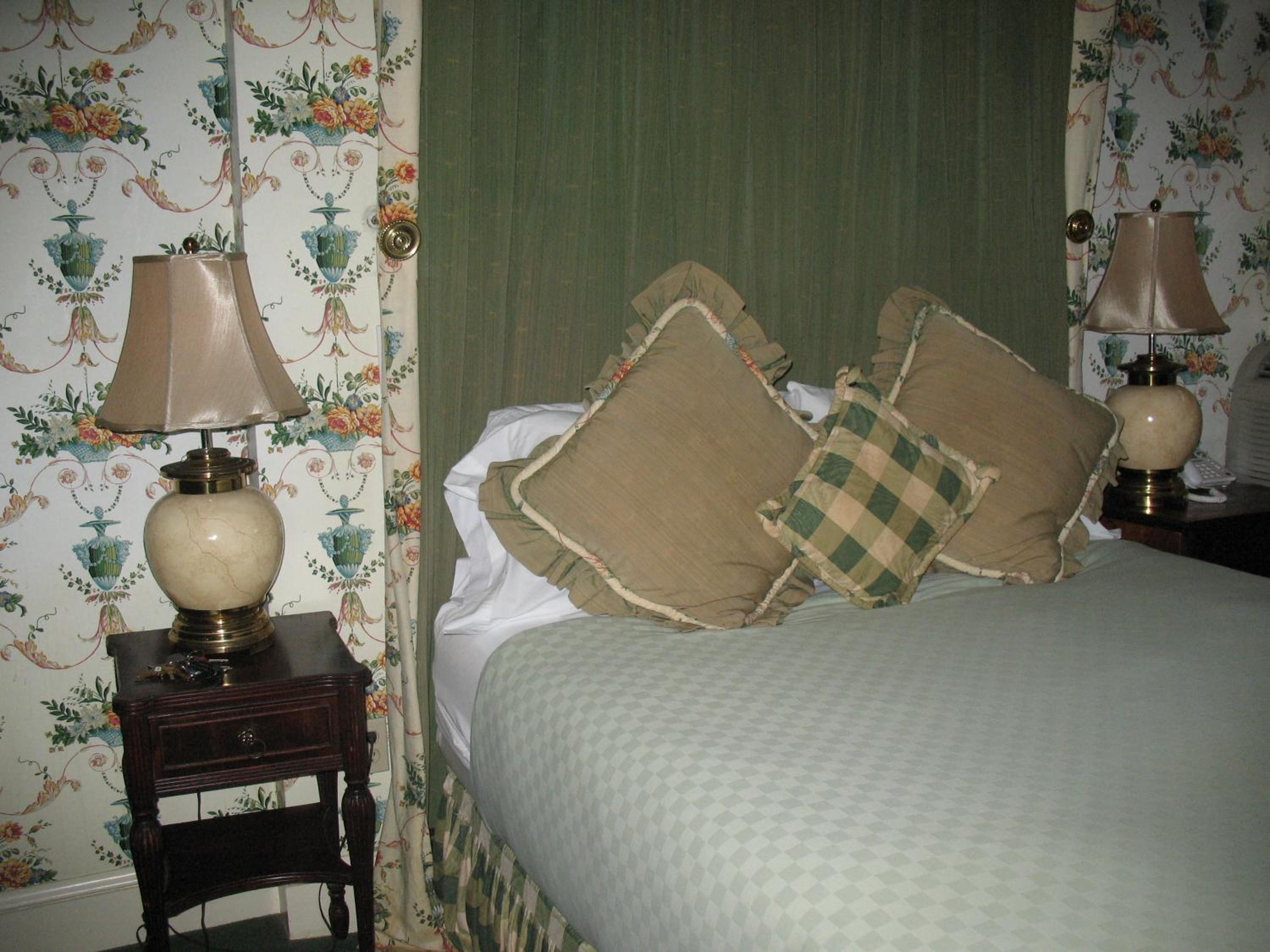 A Cambridge House Inn - Property Image 7
