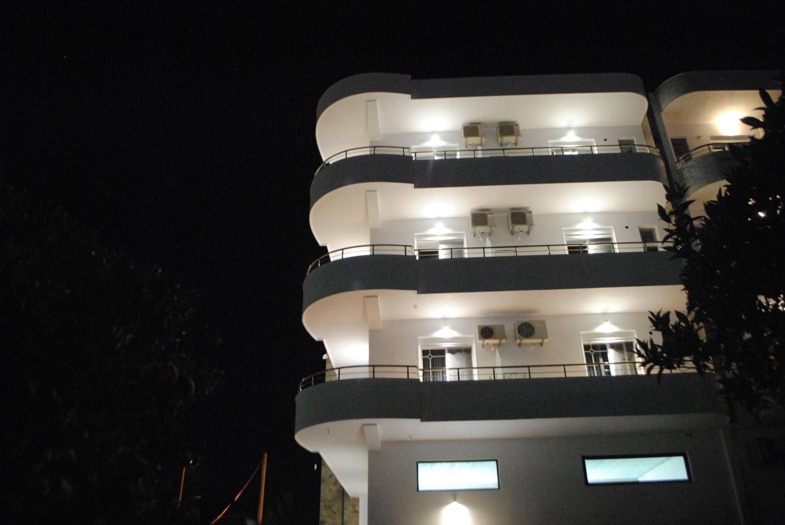 Brian Apartments