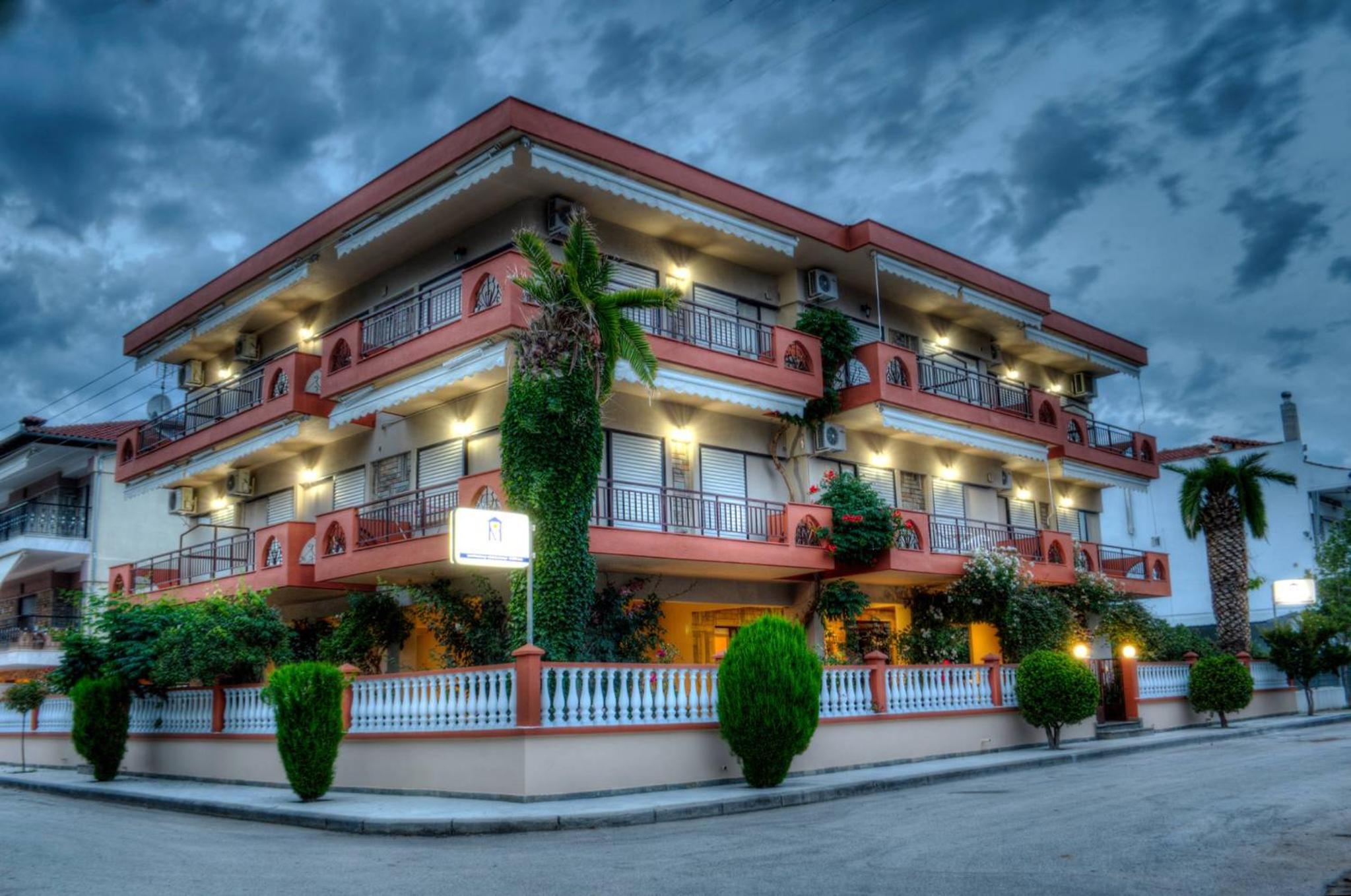 Milonas House Apartments