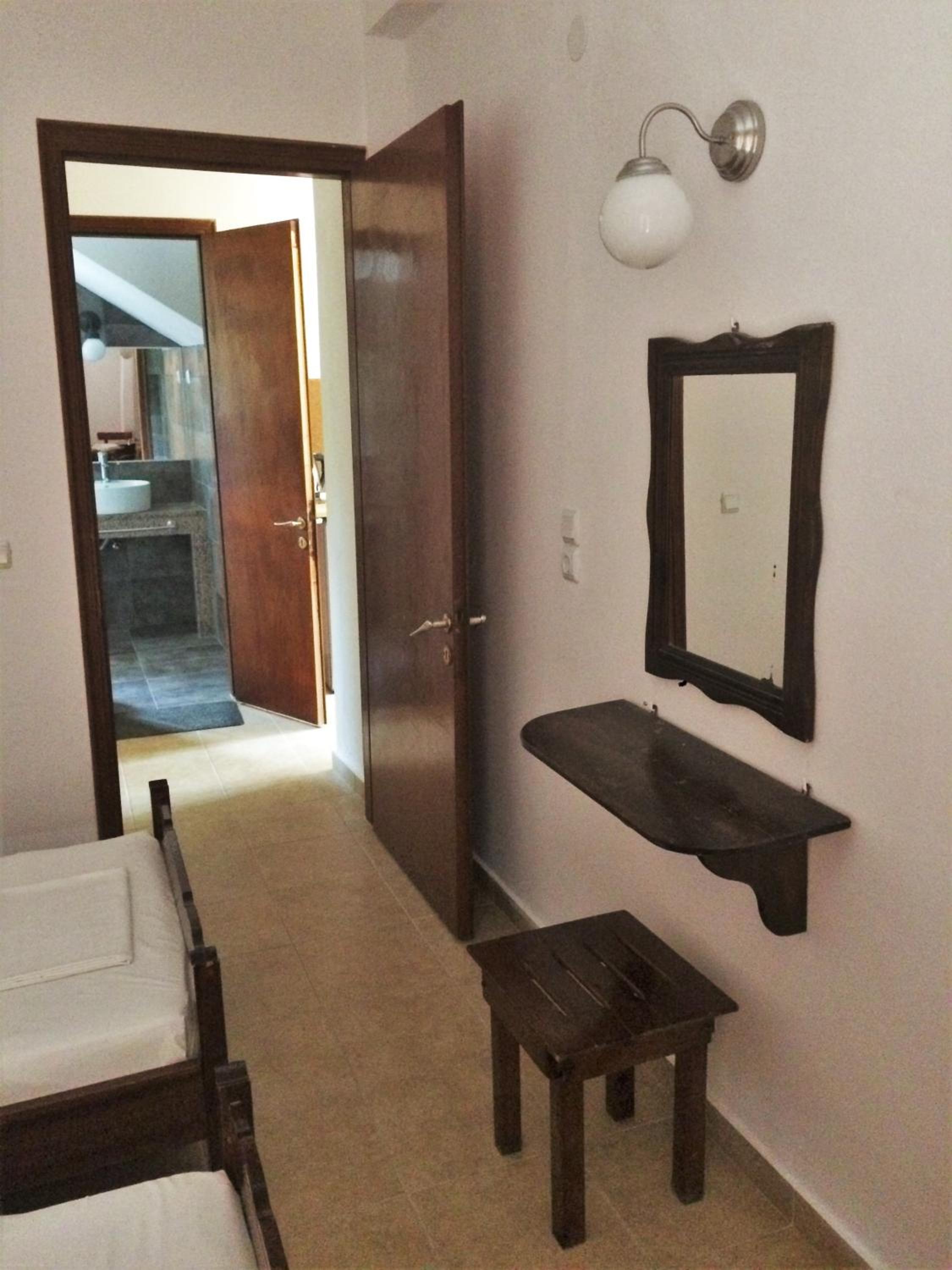 Captains Studios & Apartments