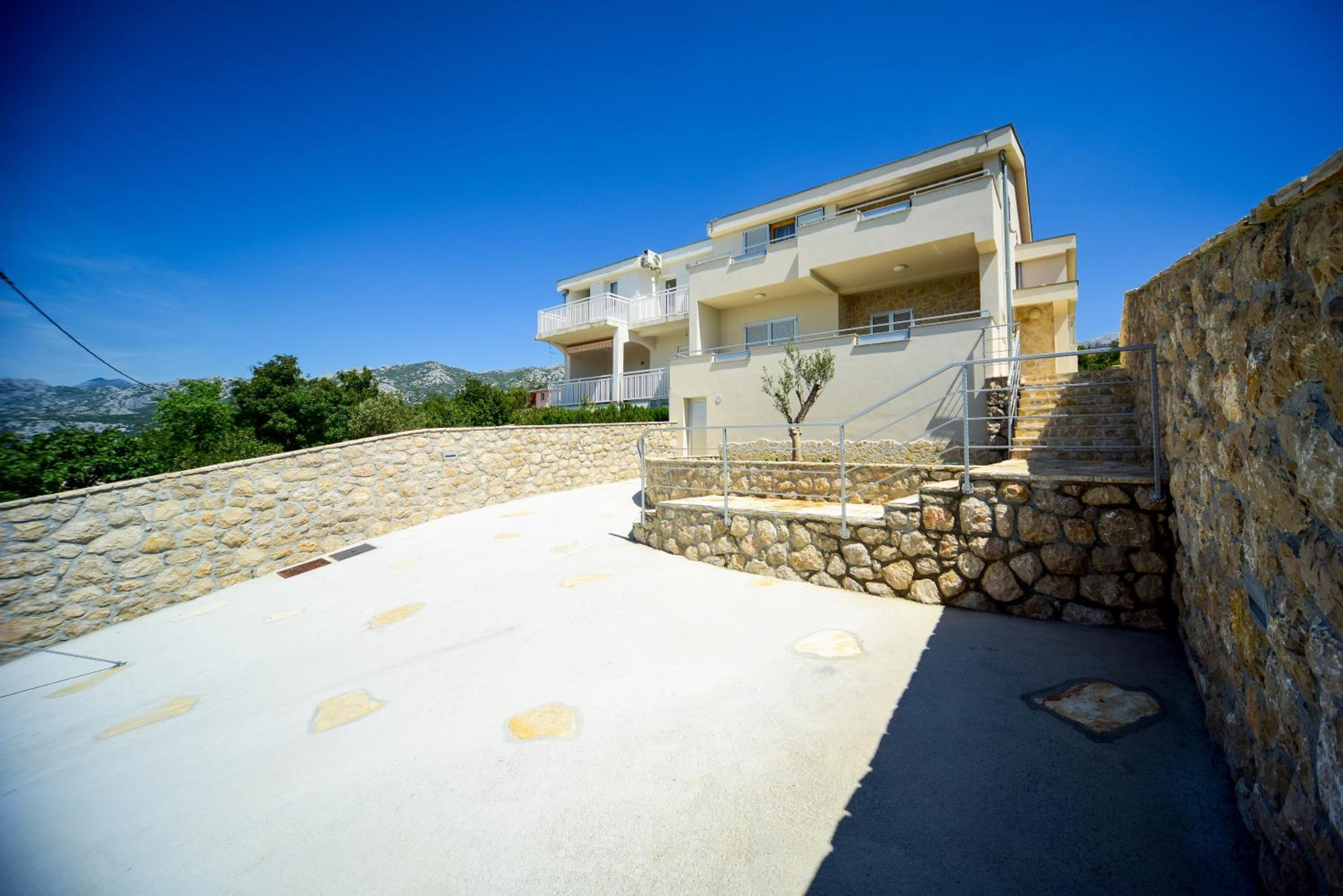 Apartments Villa Perla
