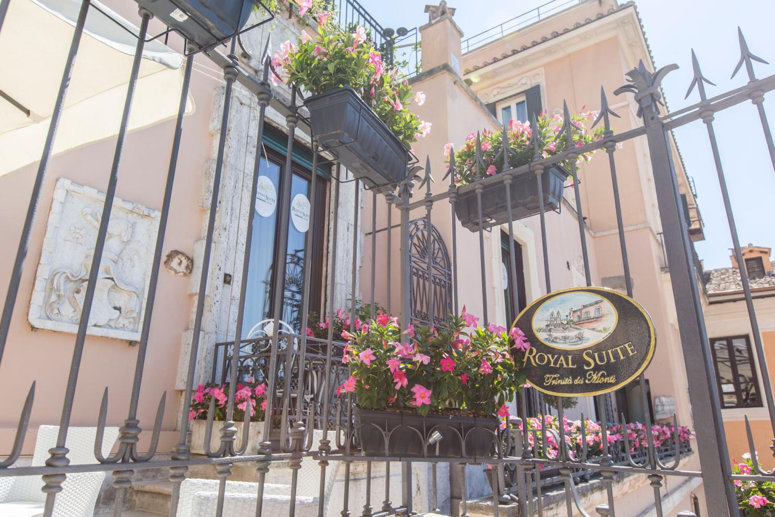 Hotel Royal Suite Trinità Dei Monti - Image 1