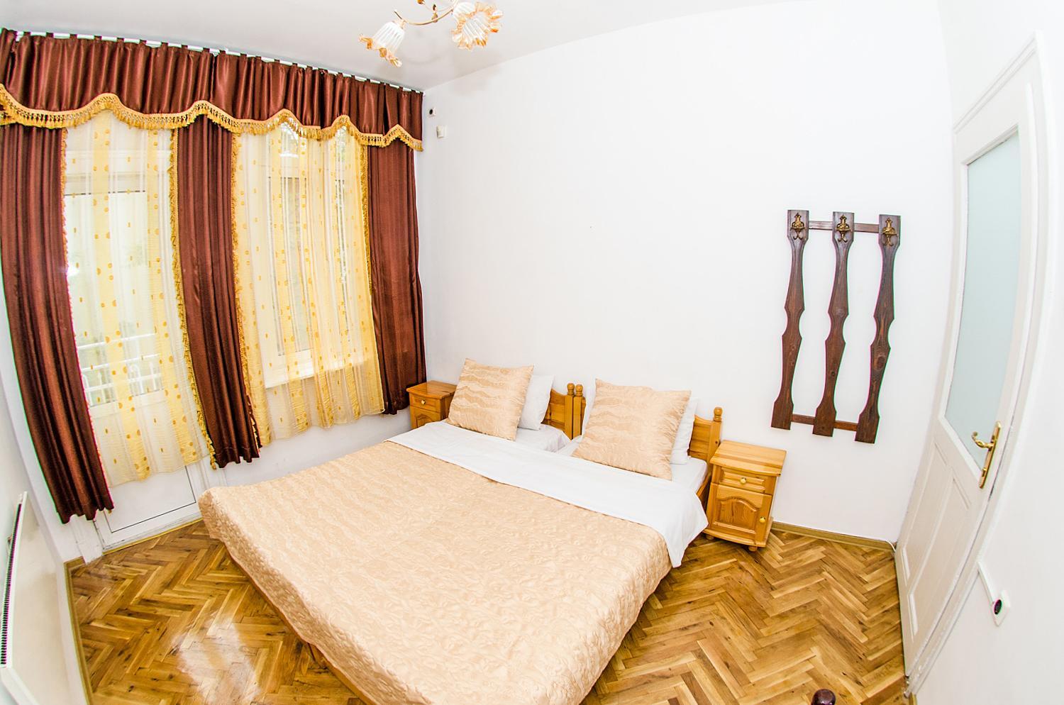 Central GuestHouse Five Corners
