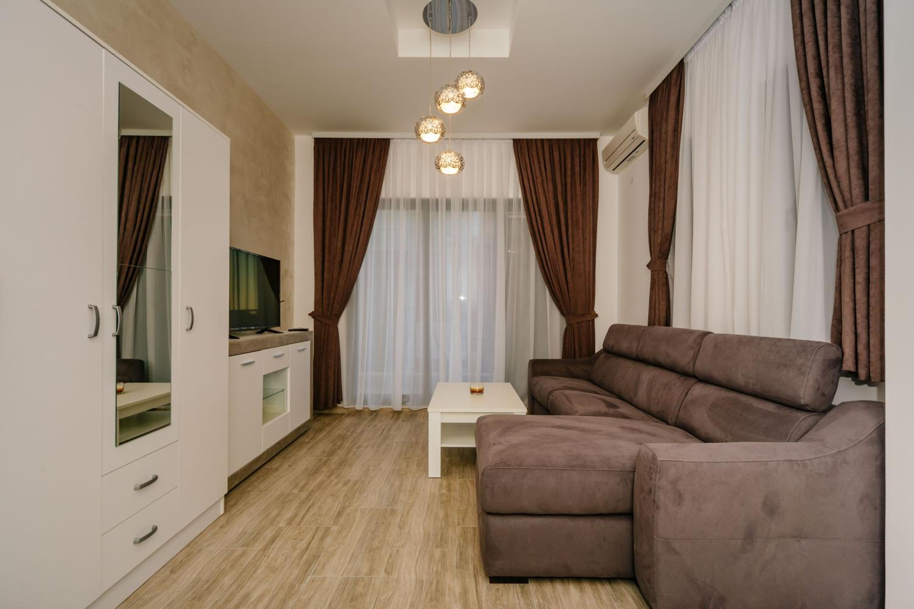 Opium Mar Apartments