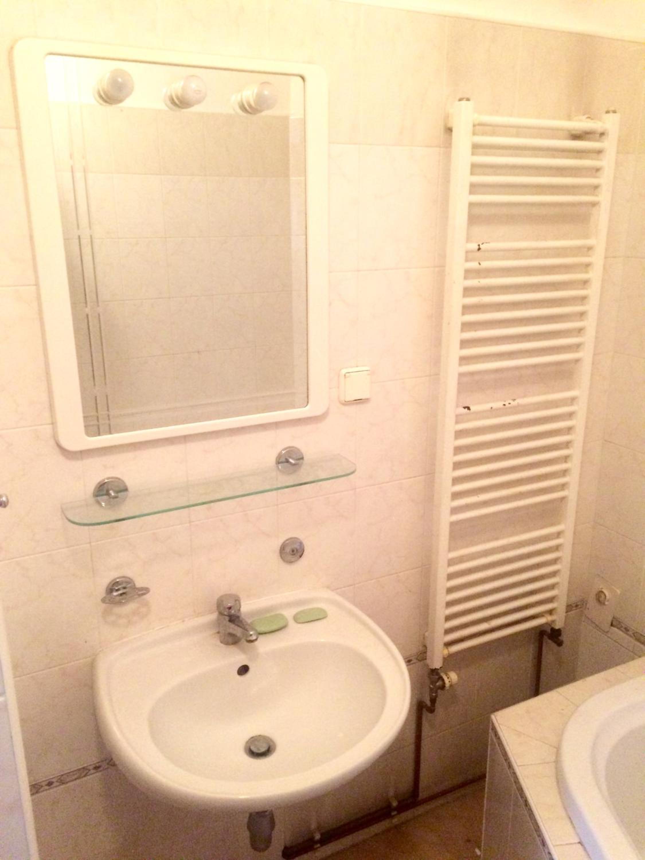 Historic centre-spacious apartment