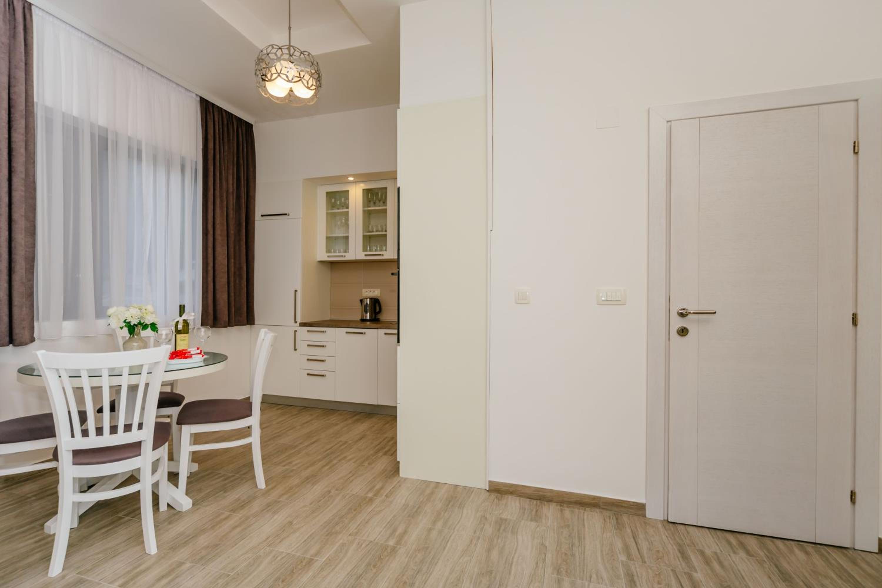 Opium Mar Apartments